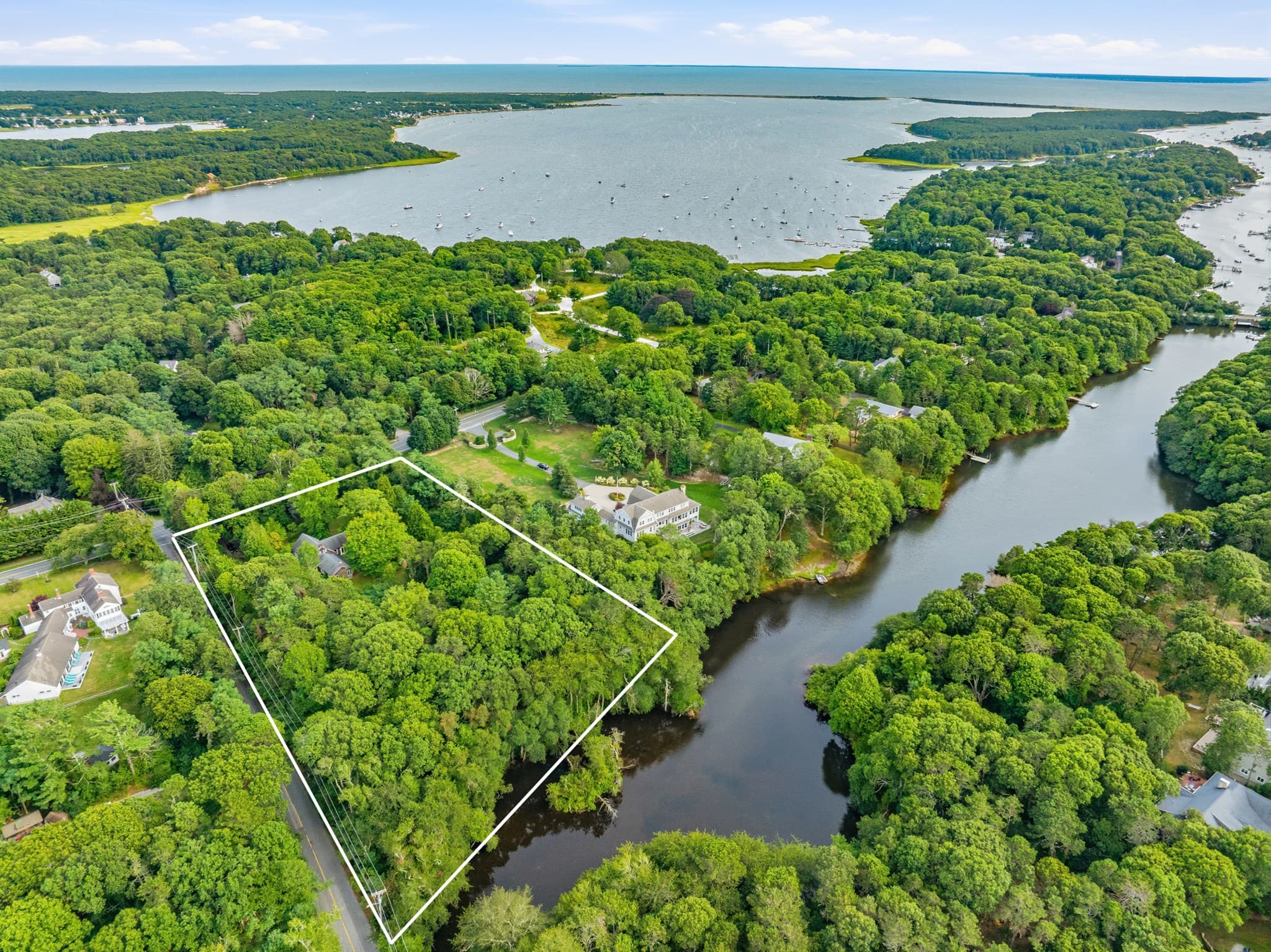 204 Waquoit Hwy, Falmouth MA 02536