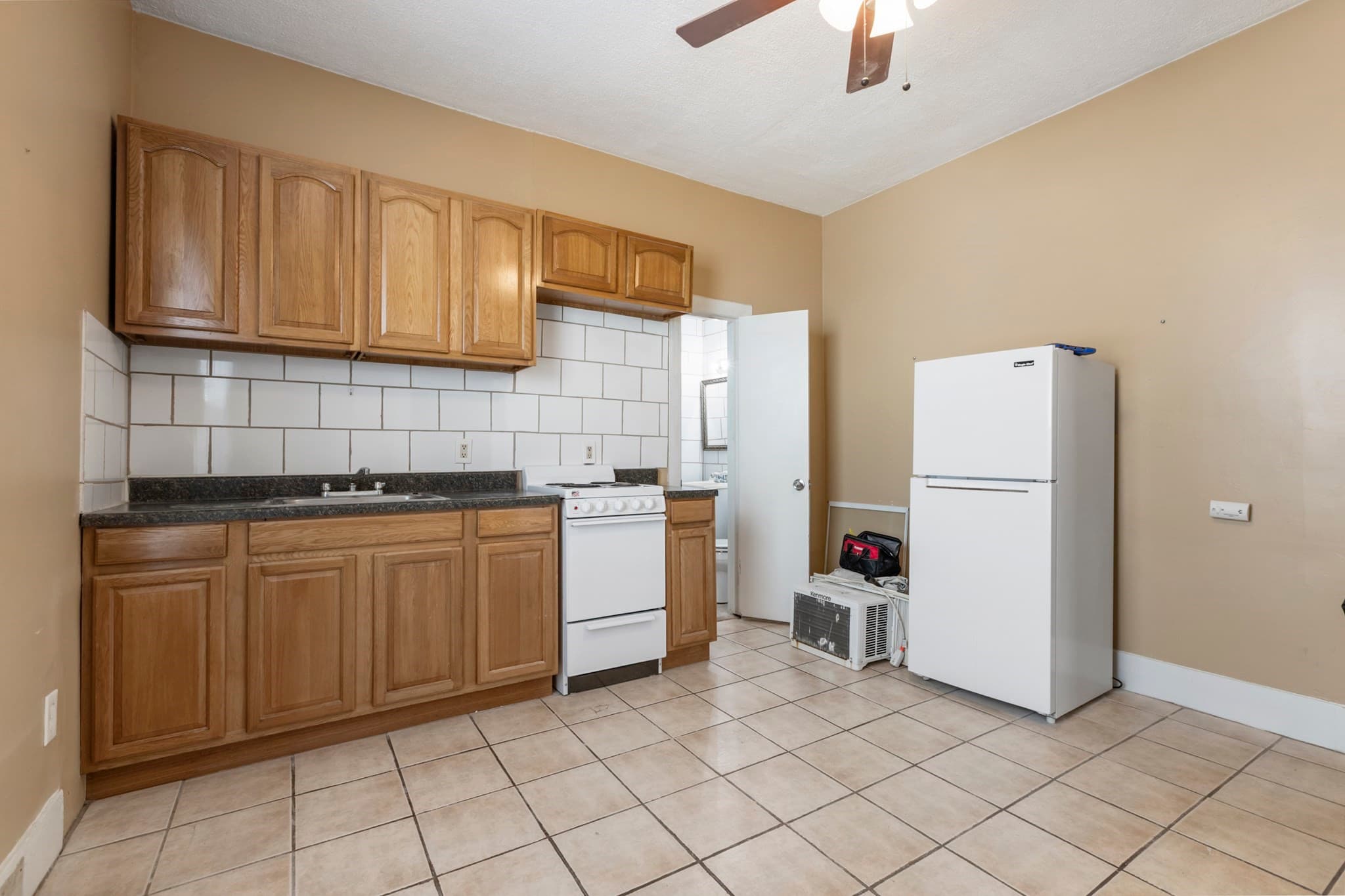 5-9 Family at 381 Pine St, Fall River MA 02720, Fall River, photo 19 of 41