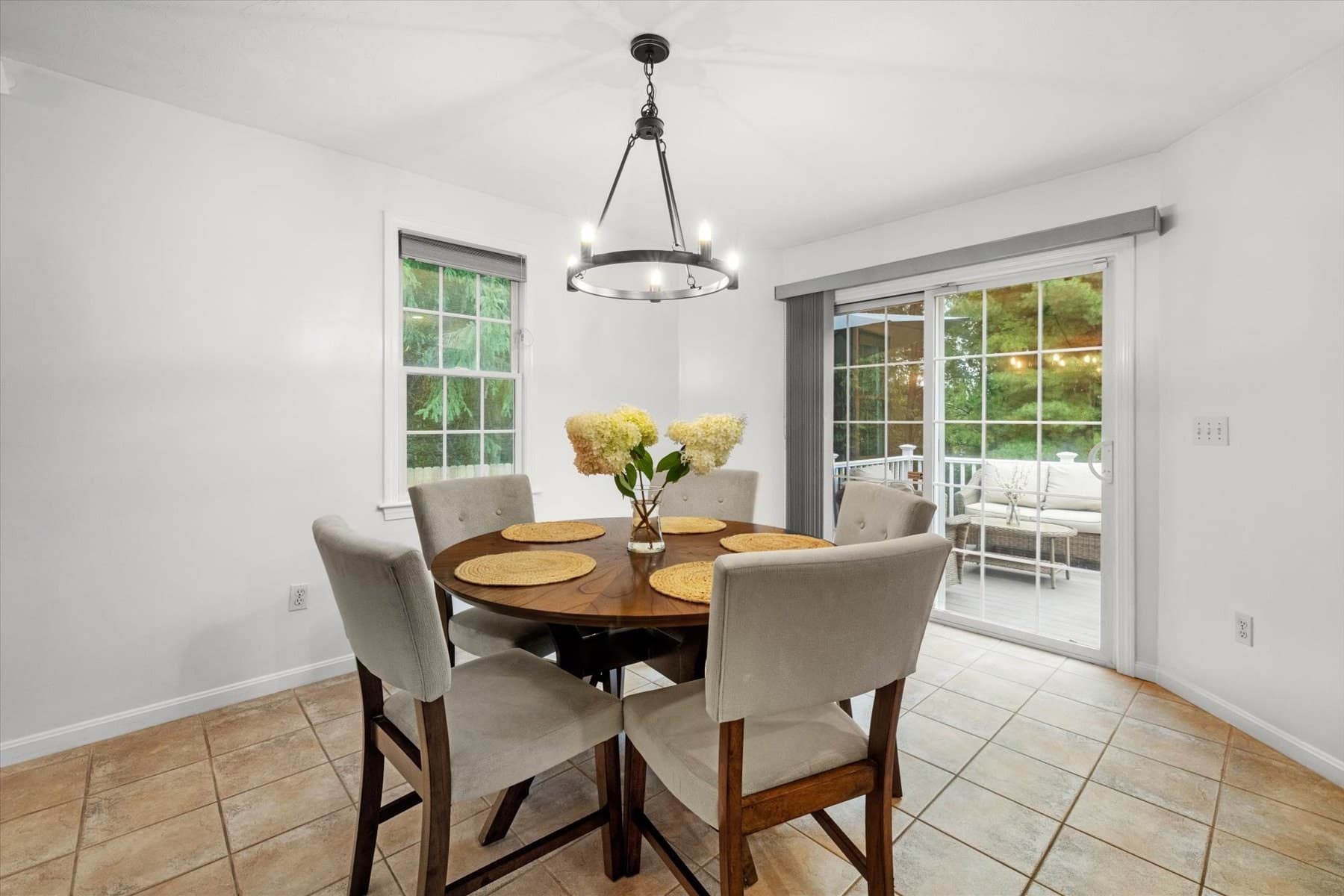 Single Family Residence at 38 Bellows Cir, Marlborough MA 01752, Marlborough, photo 13 of 42
