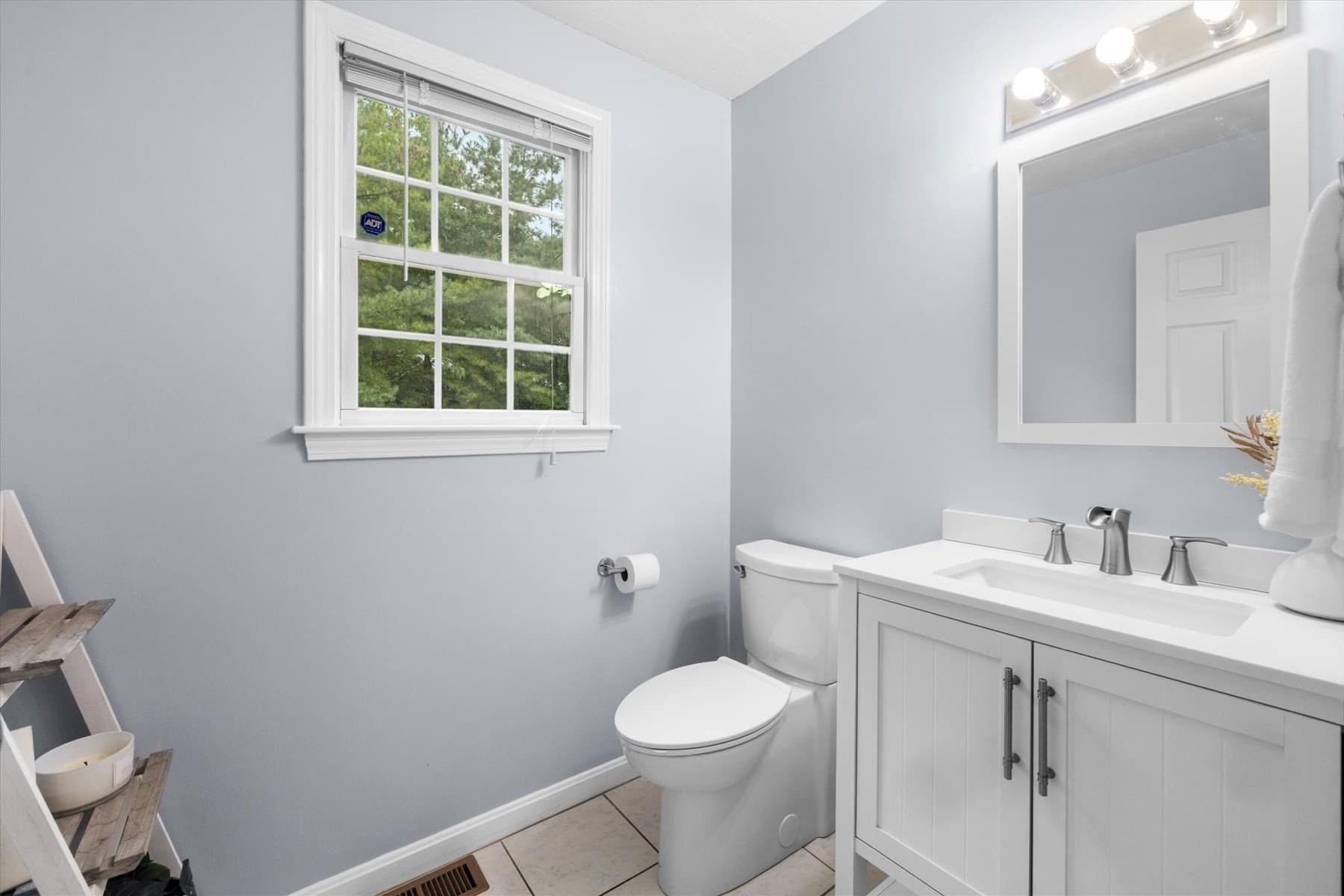 Single Family Residence at 38 Bellows Cir, Marlborough MA 01752, Marlborough, photo 16 of 42