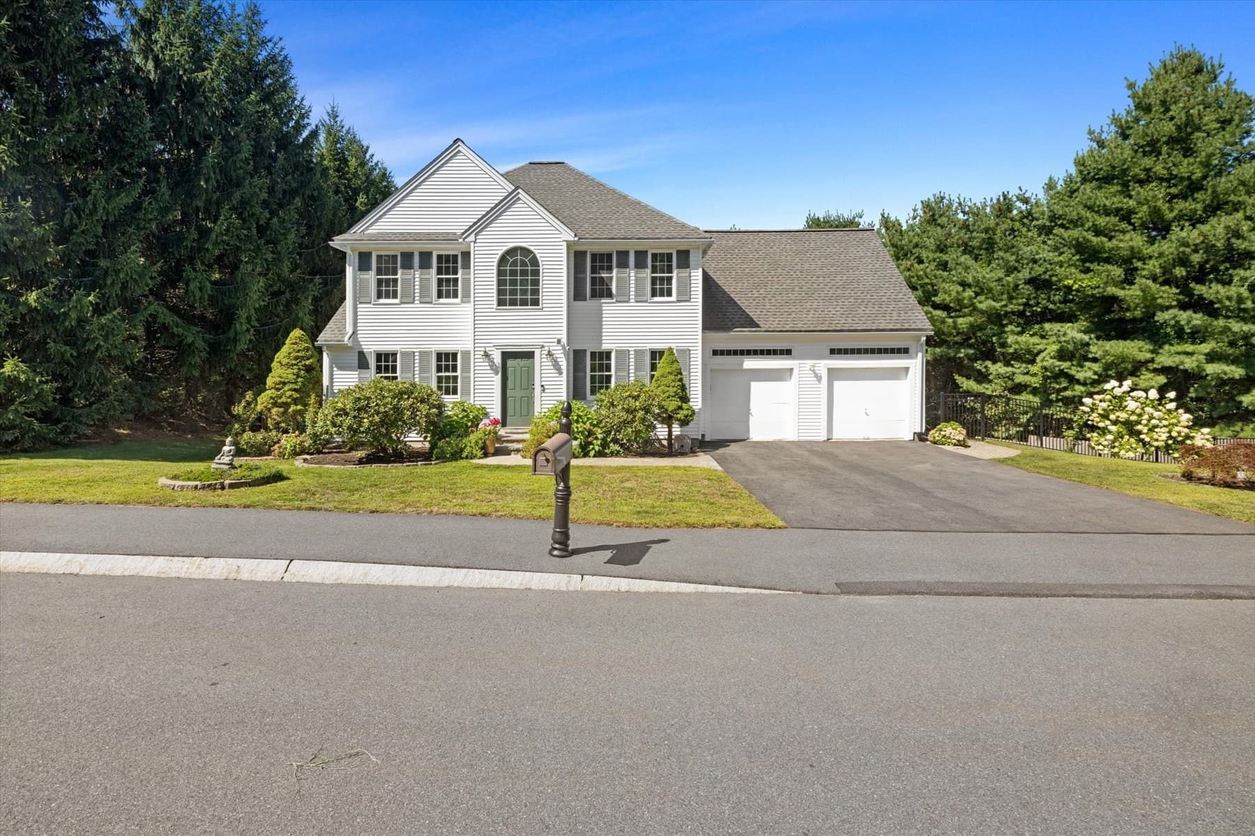38 Bellows Cir, Marlborough MA 01752