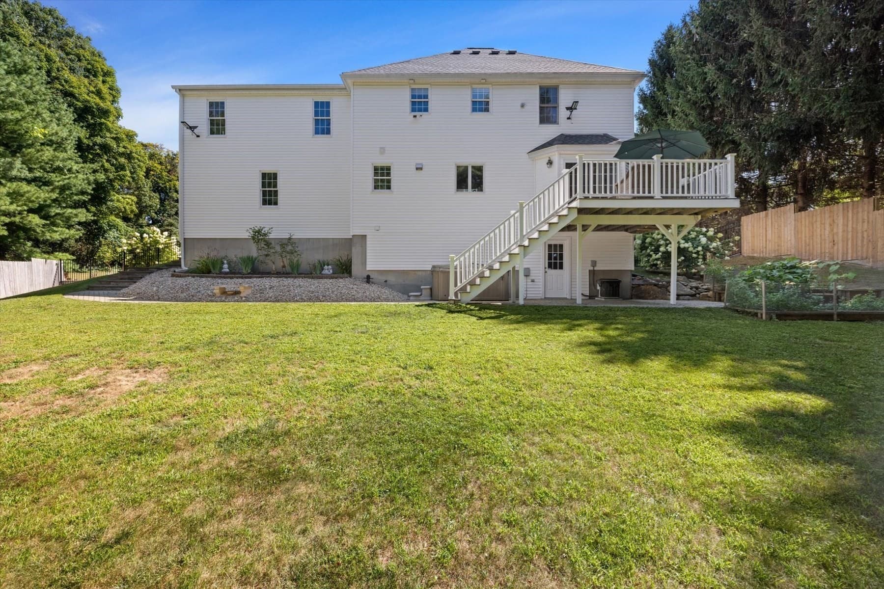 Single Family Residence at 38 Bellows Cir, Marlborough MA 01752, Marlborough, photo 39 of 42