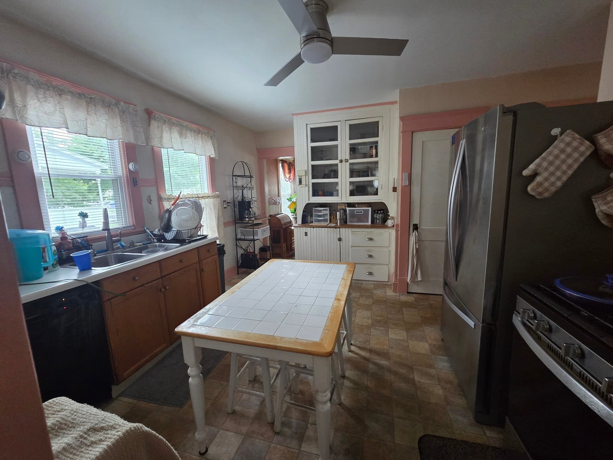 Single Family Residence at 81 Lyndale St, Springfield MA 01108, Springfield, photo 3 of 21