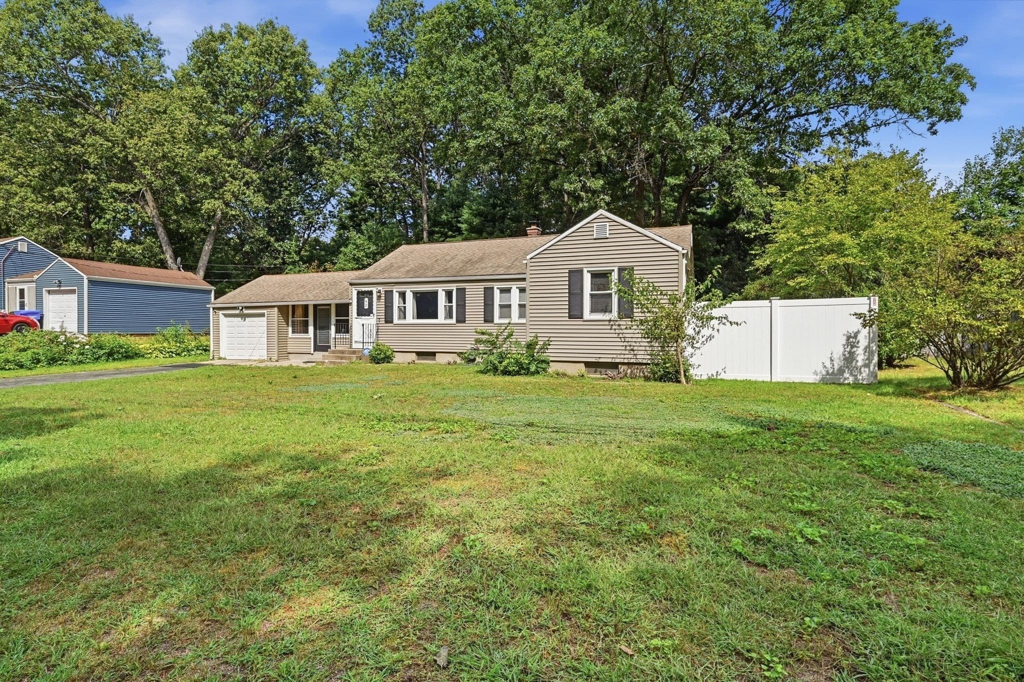Single Family Residence at 42 N Brook Rd, Springfield MA 01119, Springfield, photo 2 of 35