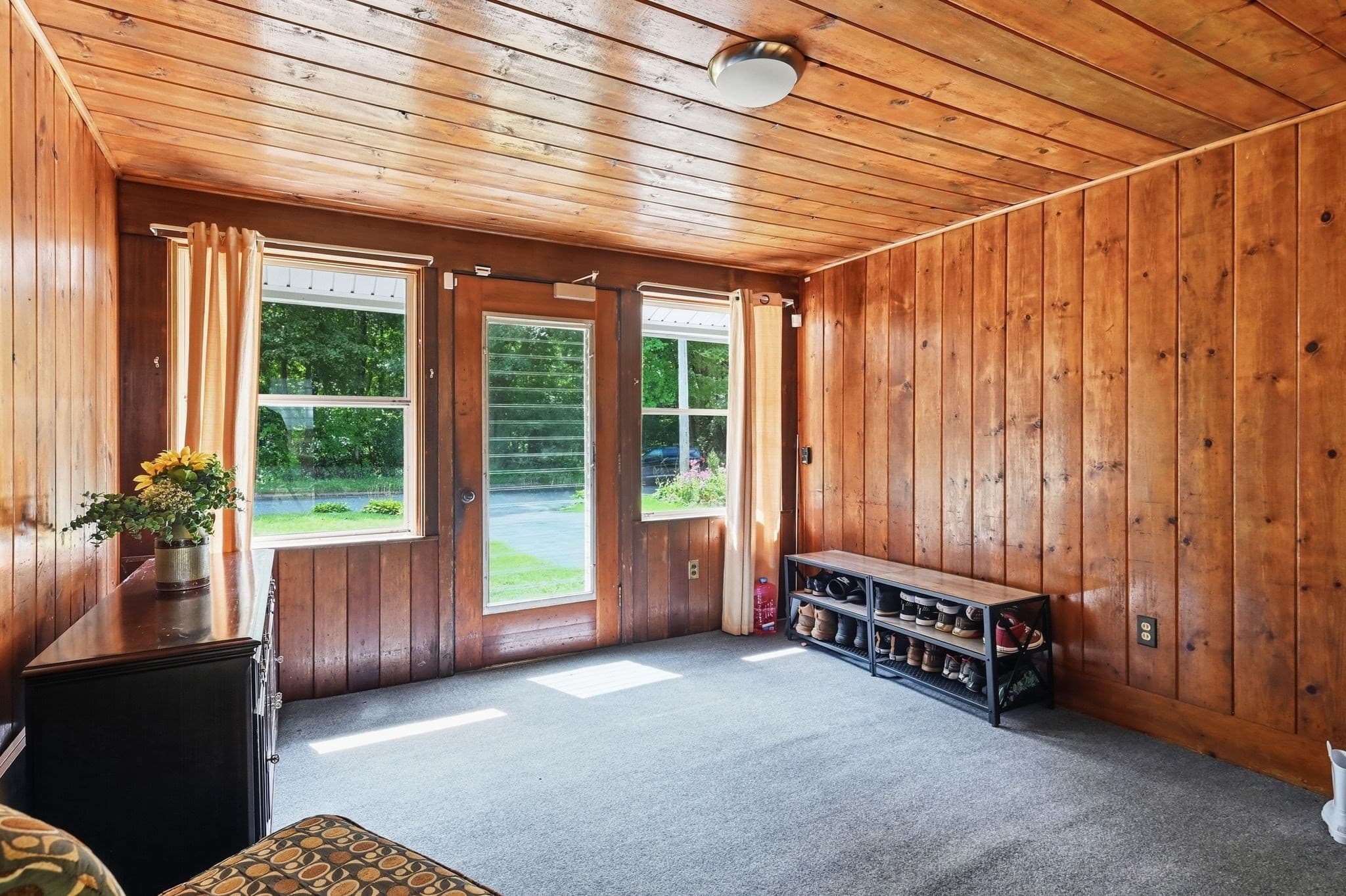 Single Family Residence at 42 N Brook Rd, Springfield MA 01119, Springfield, photo 6 of 35