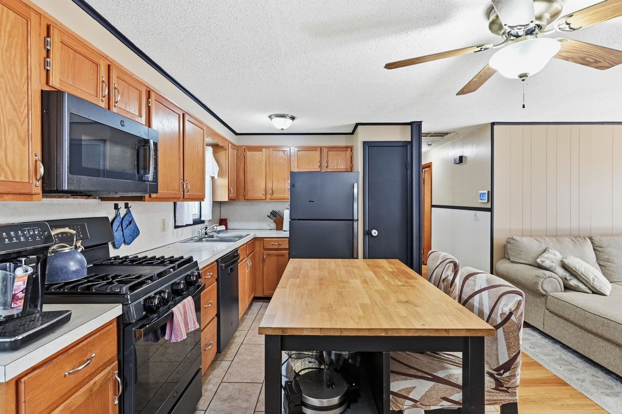 Single Family Residence at 42 N Brook Rd, Springfield MA 01119, Springfield, photo 13 of 35