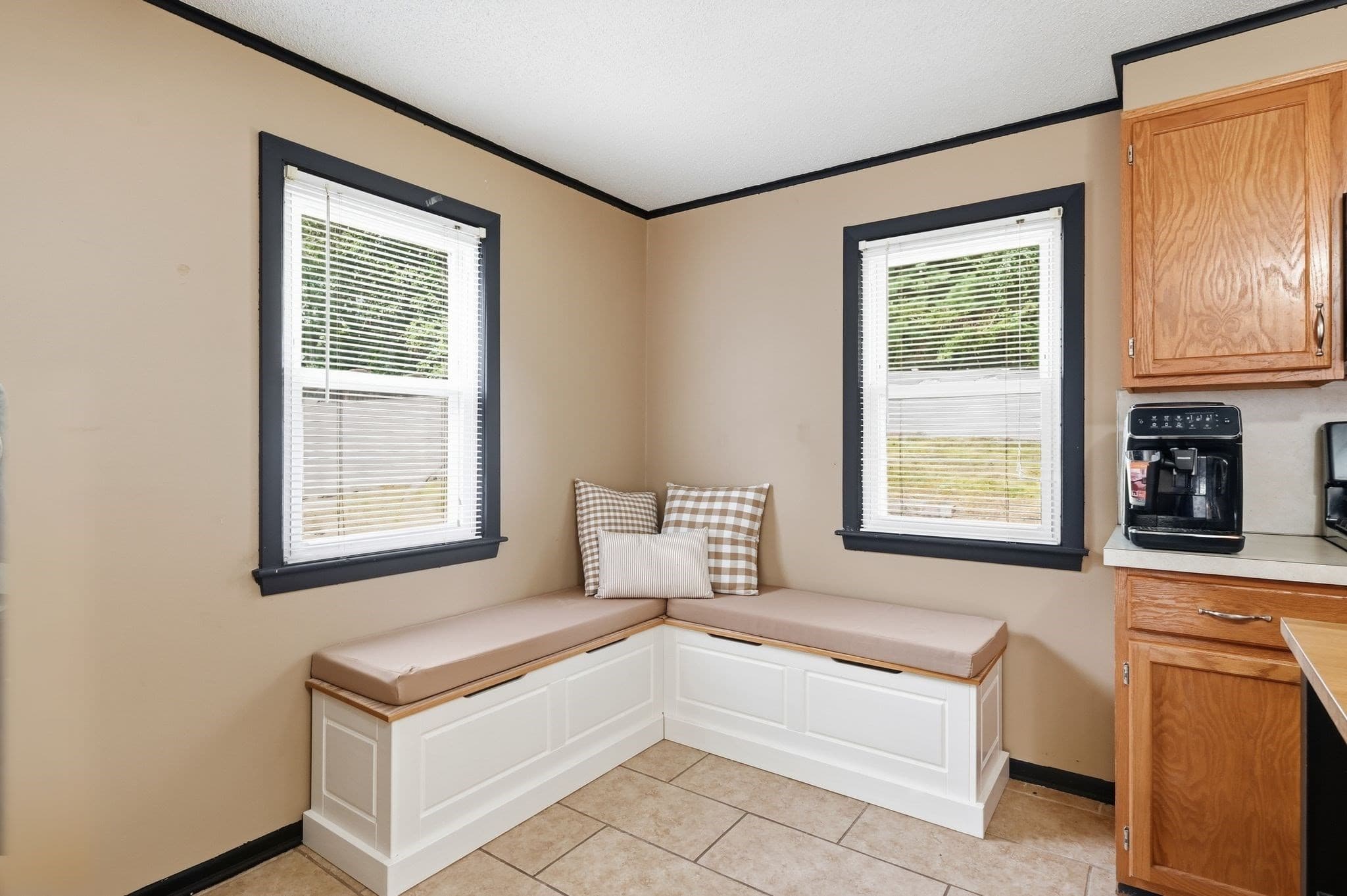 Single Family Residence at 42 N Brook Rd, Springfield MA 01119, Springfield, photo 11 of 35