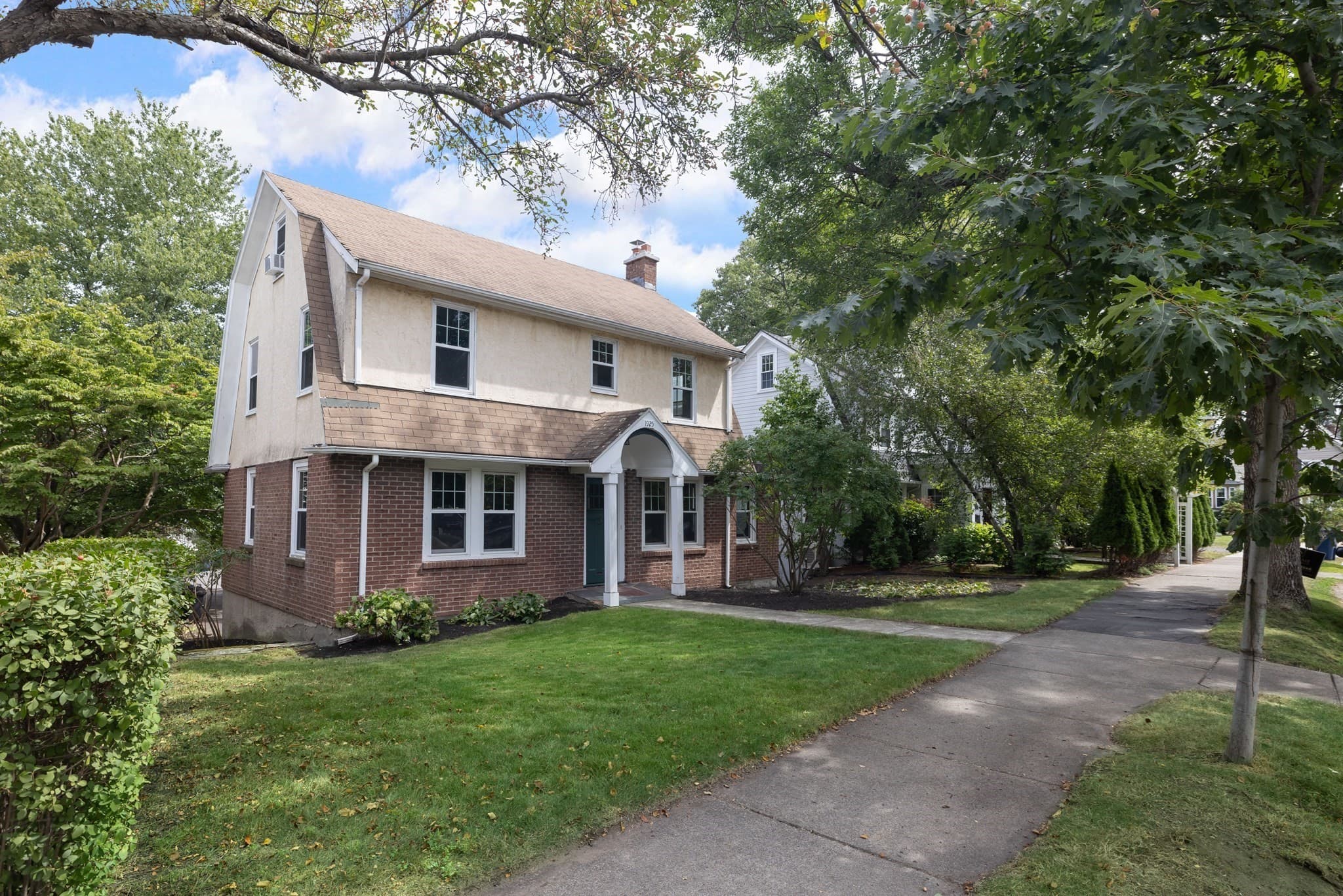 1925 Commonwealth Ave, Newton MA 02466