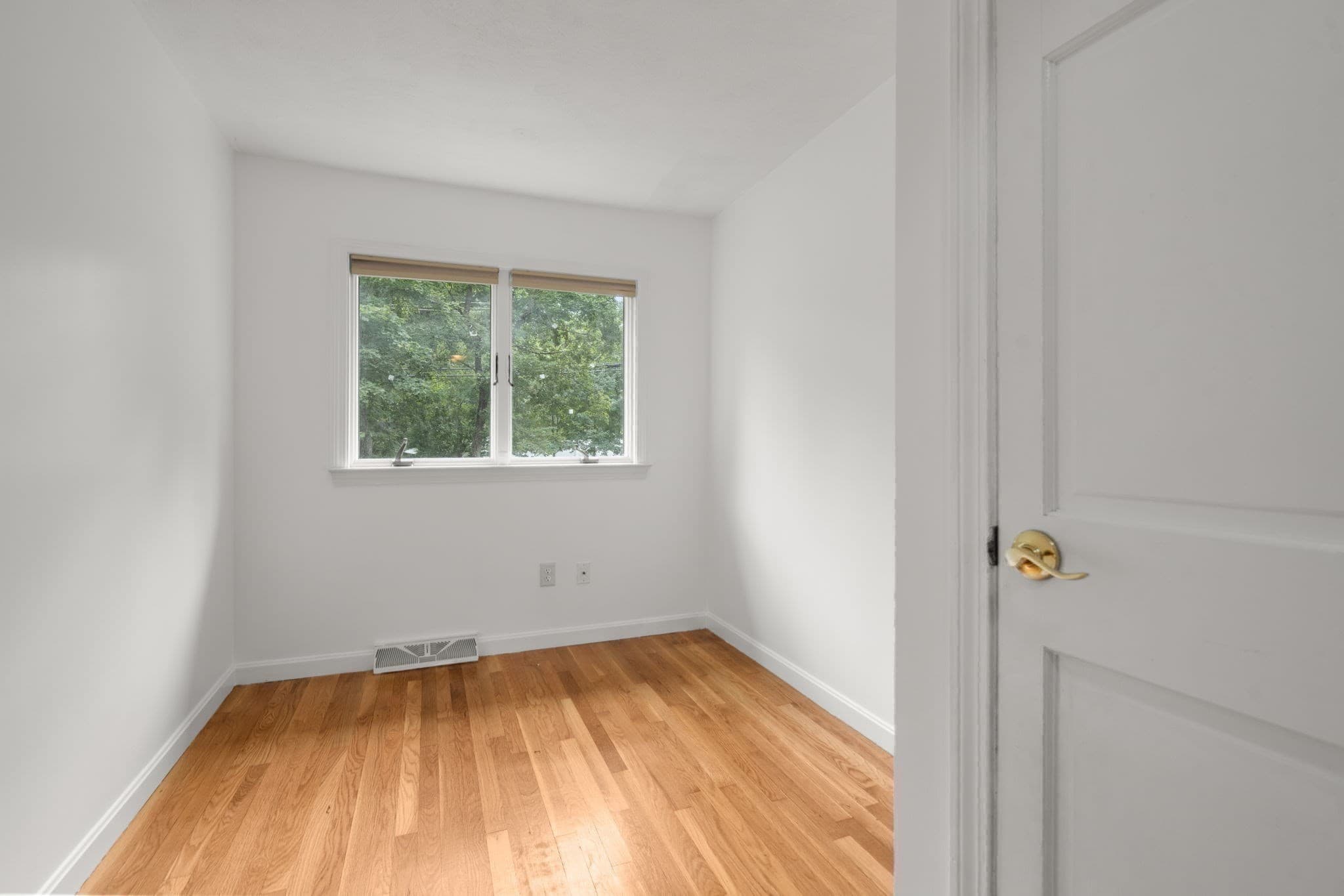 Single Family Residence at 22 Allen Road, Billerica MA 01821, photo 20 of 29