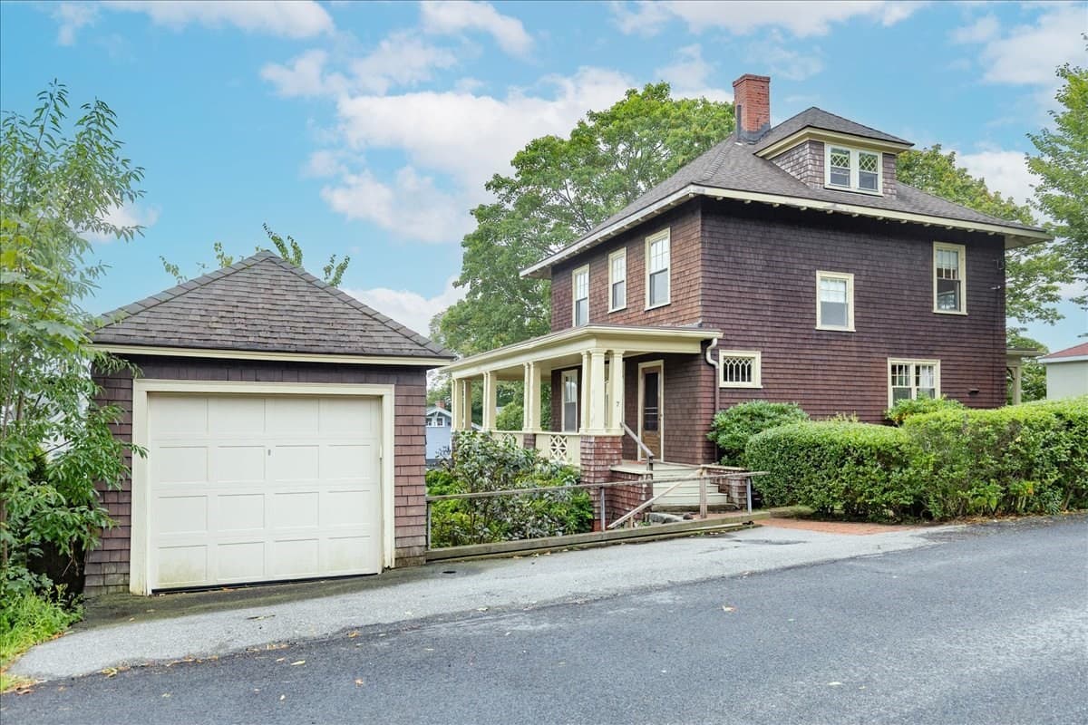 7 Intervale Rd, Nahant MA 01908