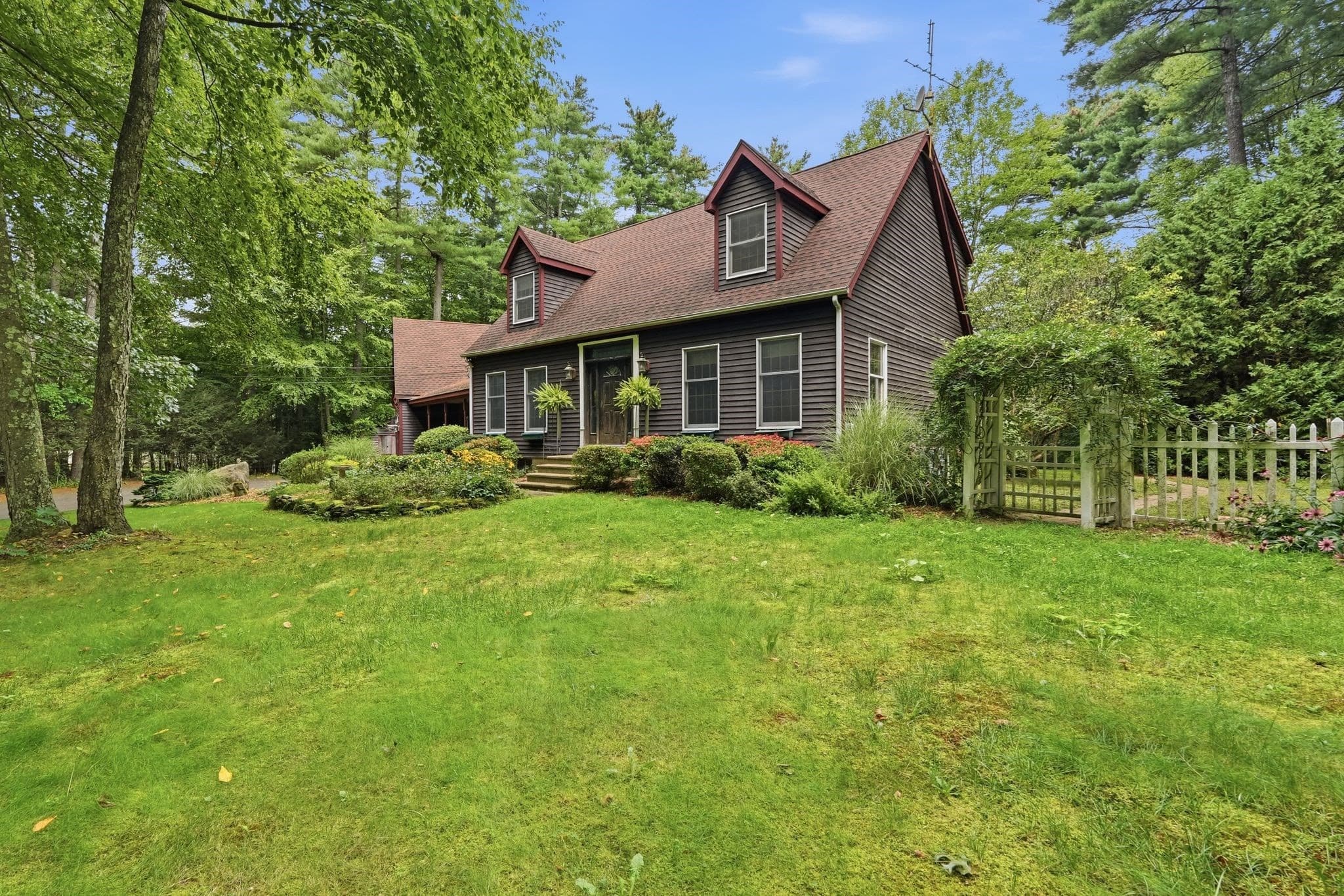 Single Family Residence at 162 Barton Ave, Belchertown MA 01007, Belchertown, photo 2 of 42