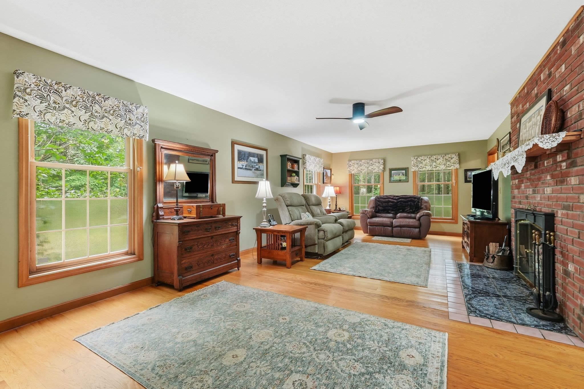 Single Family Residence at 162 Barton Ave, Belchertown MA 01007, Belchertown, photo 8 of 42