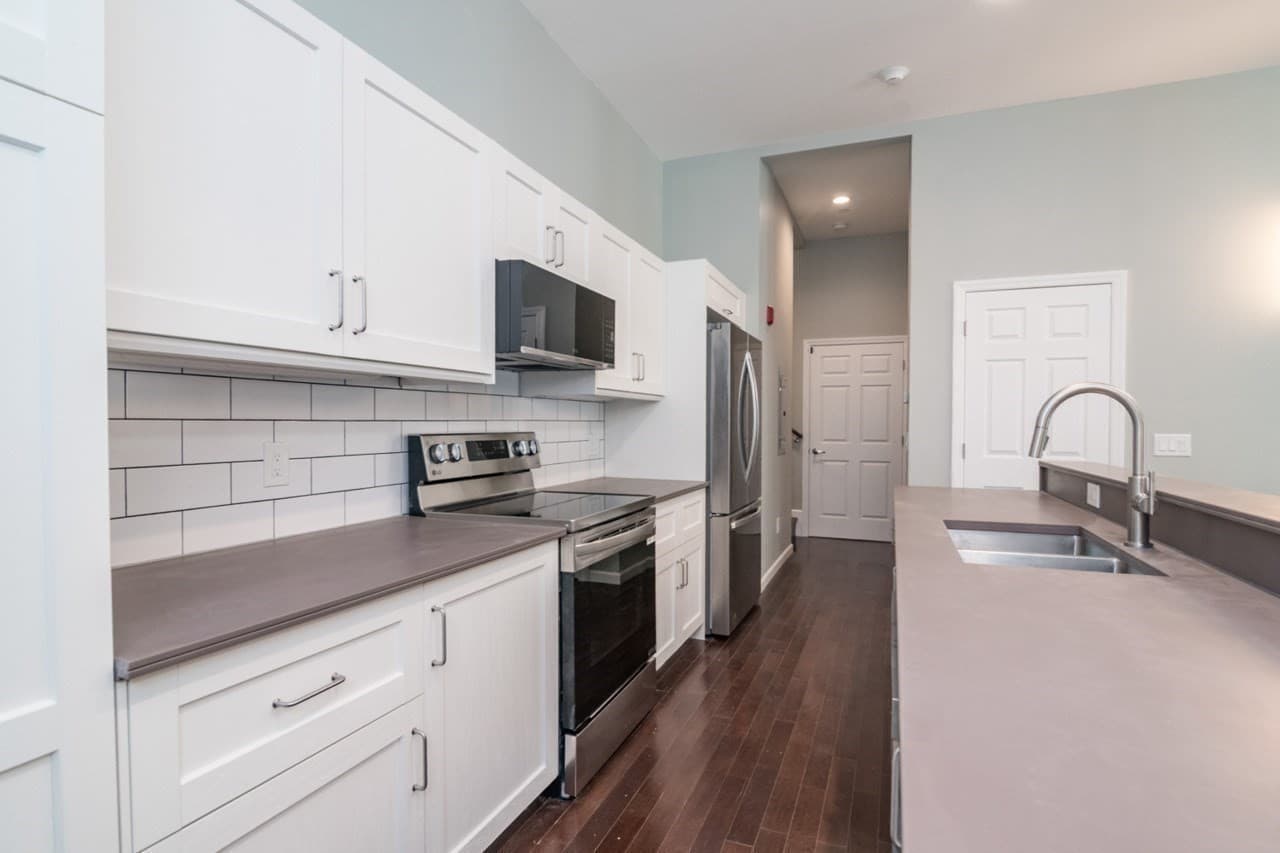 Condominium at 27 Bardwell St. # 3, South Hadley MA 01075, photo 5 of 24