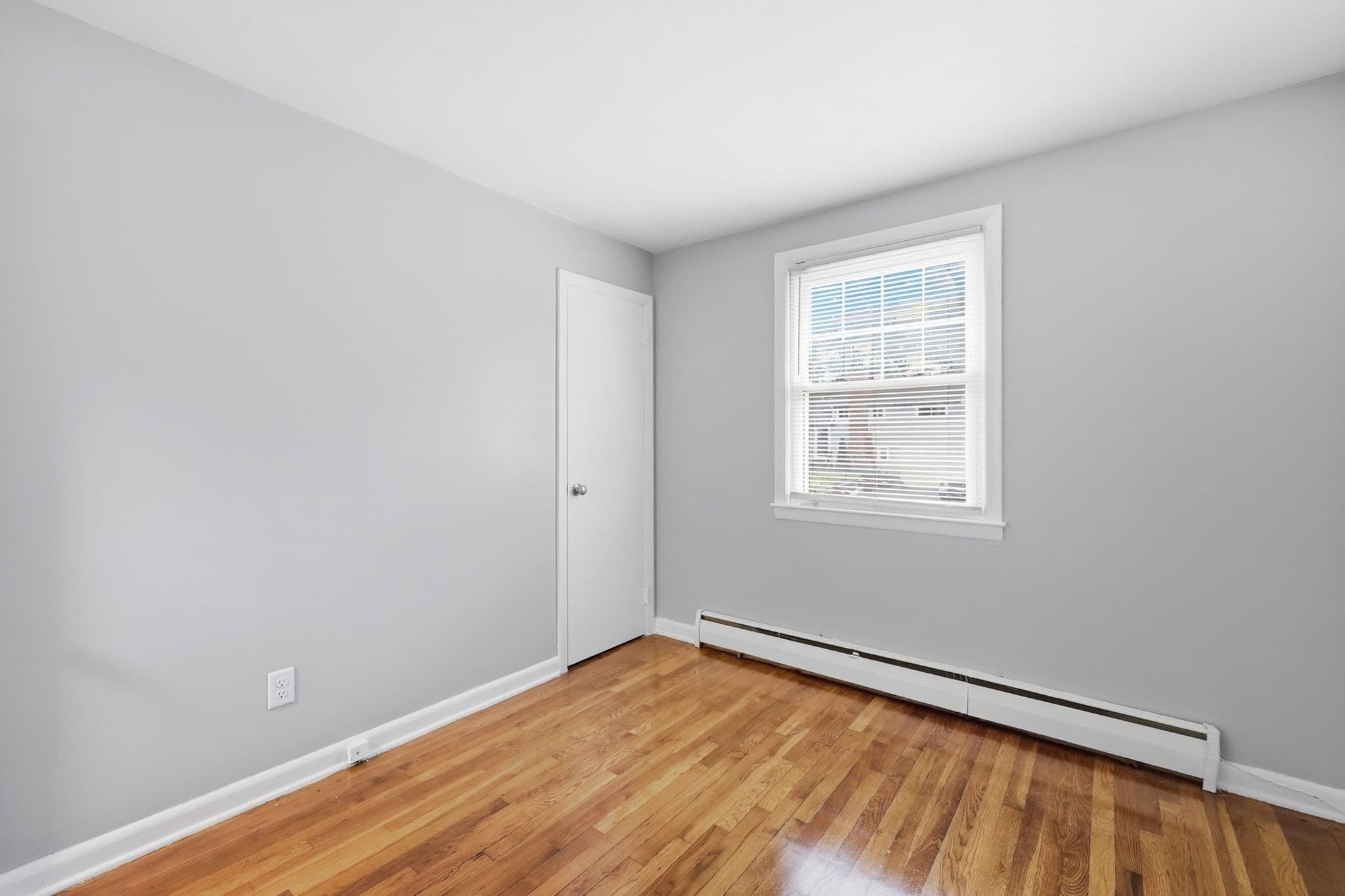 Single Family Residence at 52 Navajo Rd, Springfield MA 01109, Springfield, photo 23 of 24