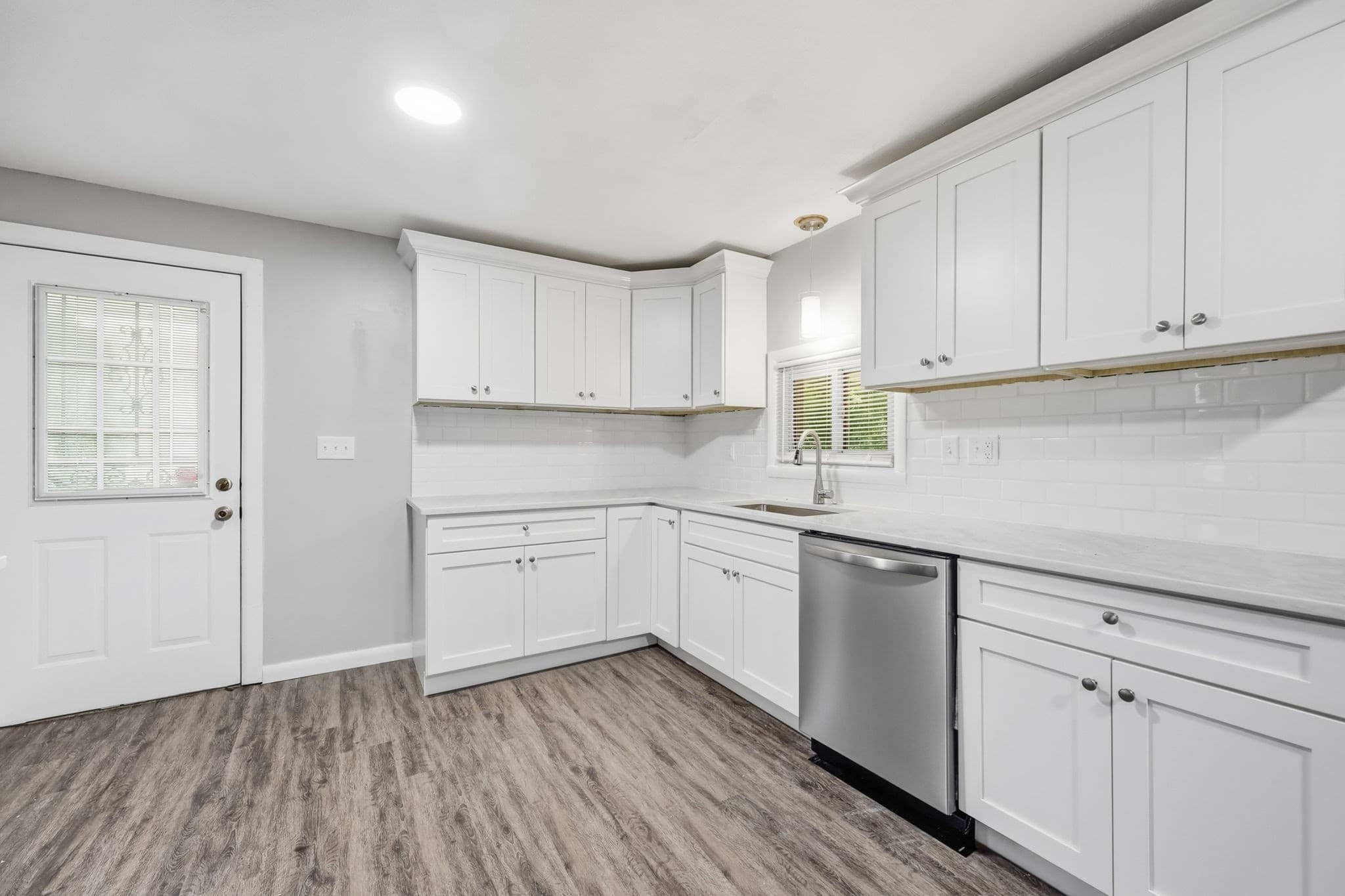 Single Family Residence at 52 Navajo Rd, Springfield MA 01109, Springfield, photo 15 of 24