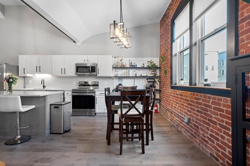 Condominium at 32 Providence St # 8, Worcester MA 01604, Worcester, photo 4 of 26
