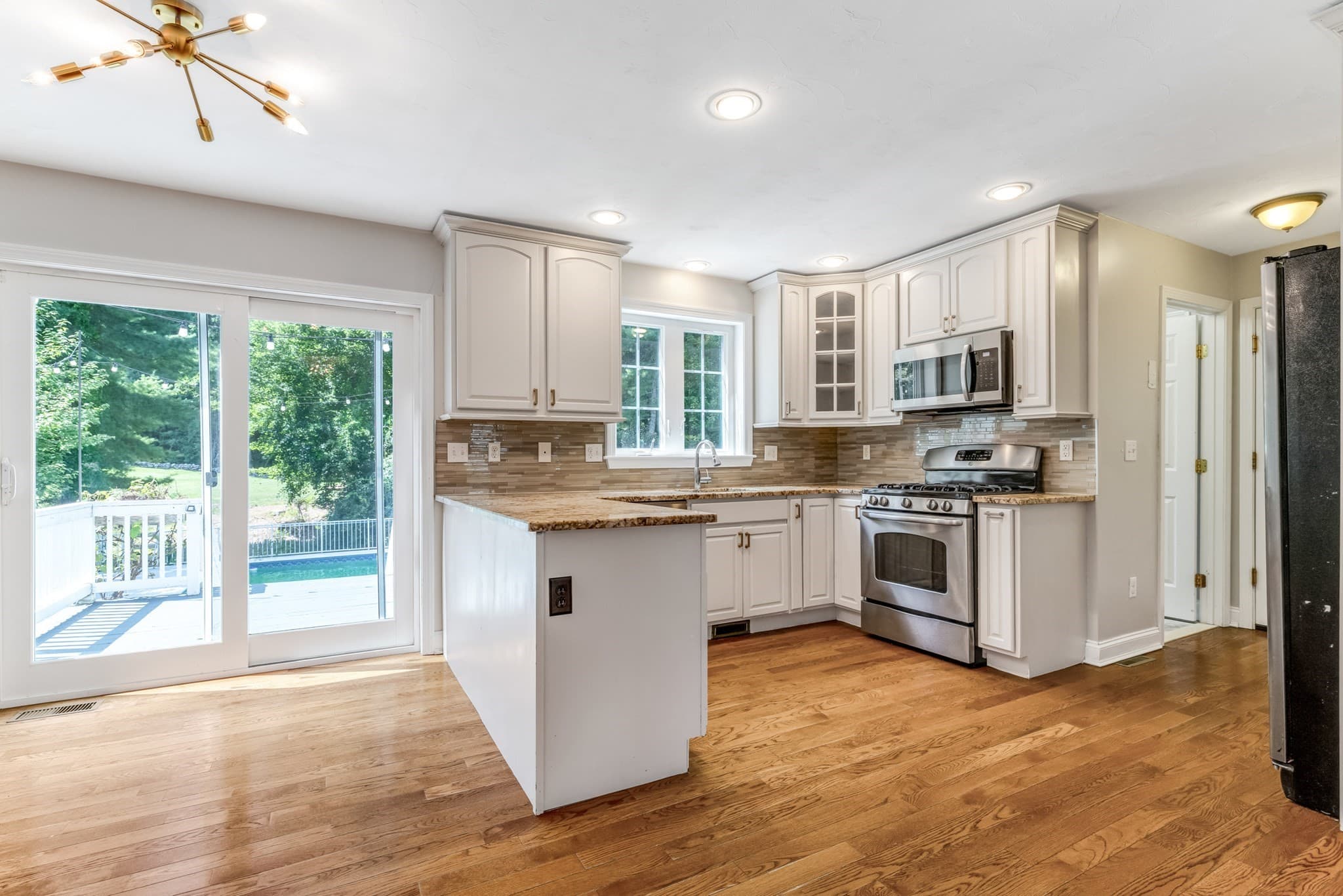 Single Family Residence at 32 Adams St, Foxboro MA 02035, Foxboro, photo 7 of 29