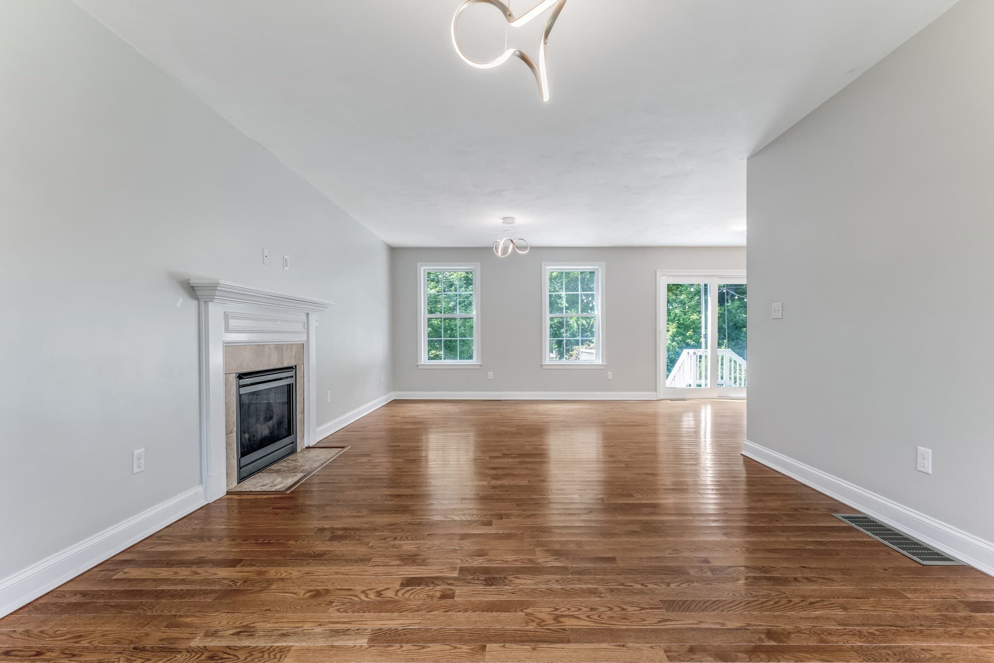 Single Family Residence at 32 Adams St, Foxboro MA 02035, Foxboro, photo 3 of 29