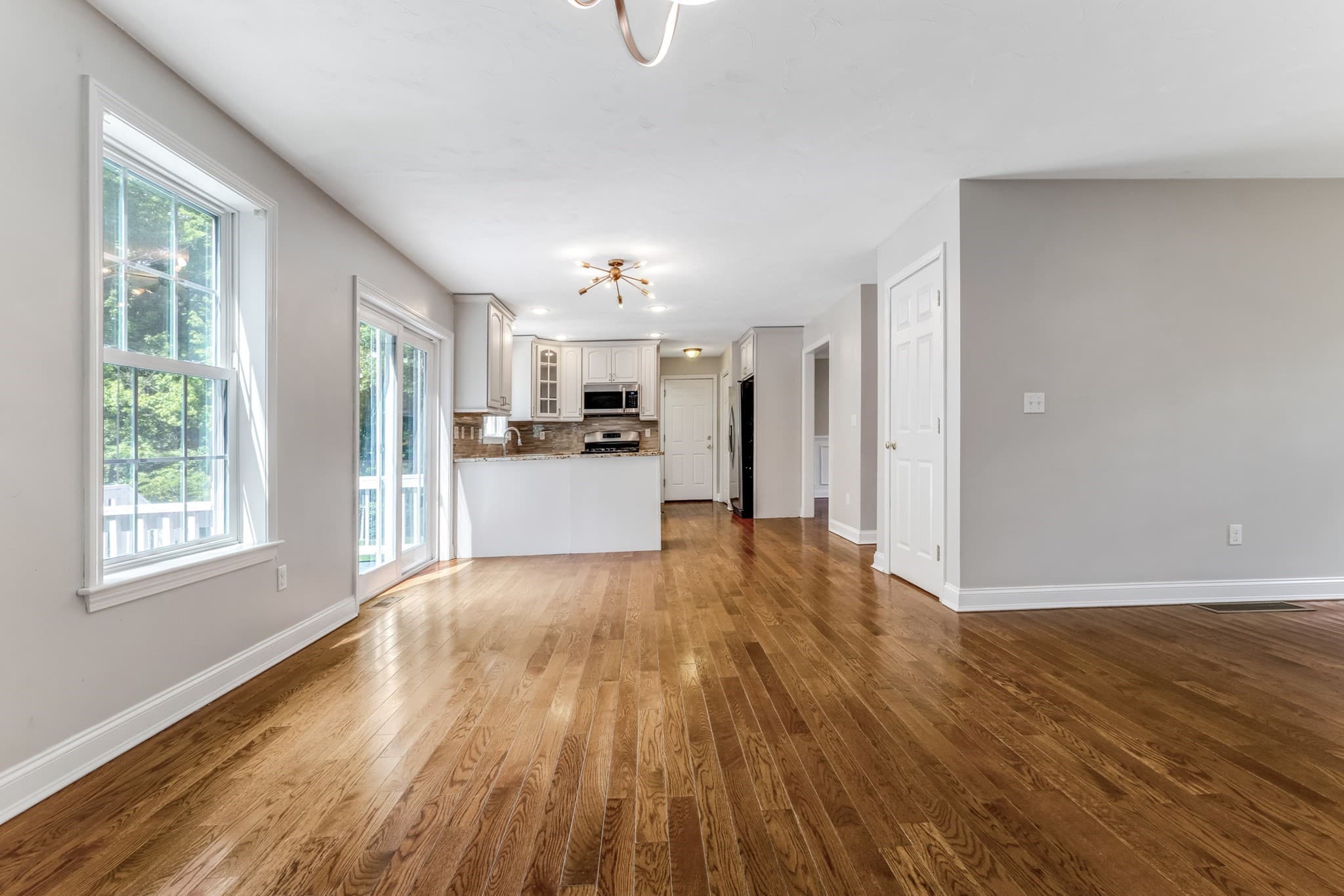 Single Family Residence at 32 Adams St, Foxboro MA 02035, Foxboro, photo 5 of 29