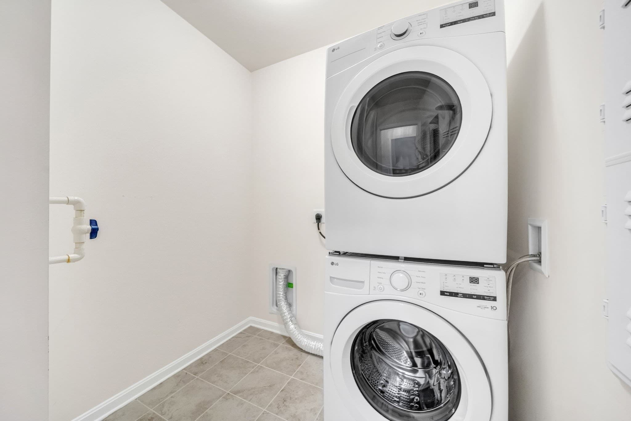 Condominium at 2404 Pennington Dr # 2404, Walpole MA 02081, photo 26 of 37