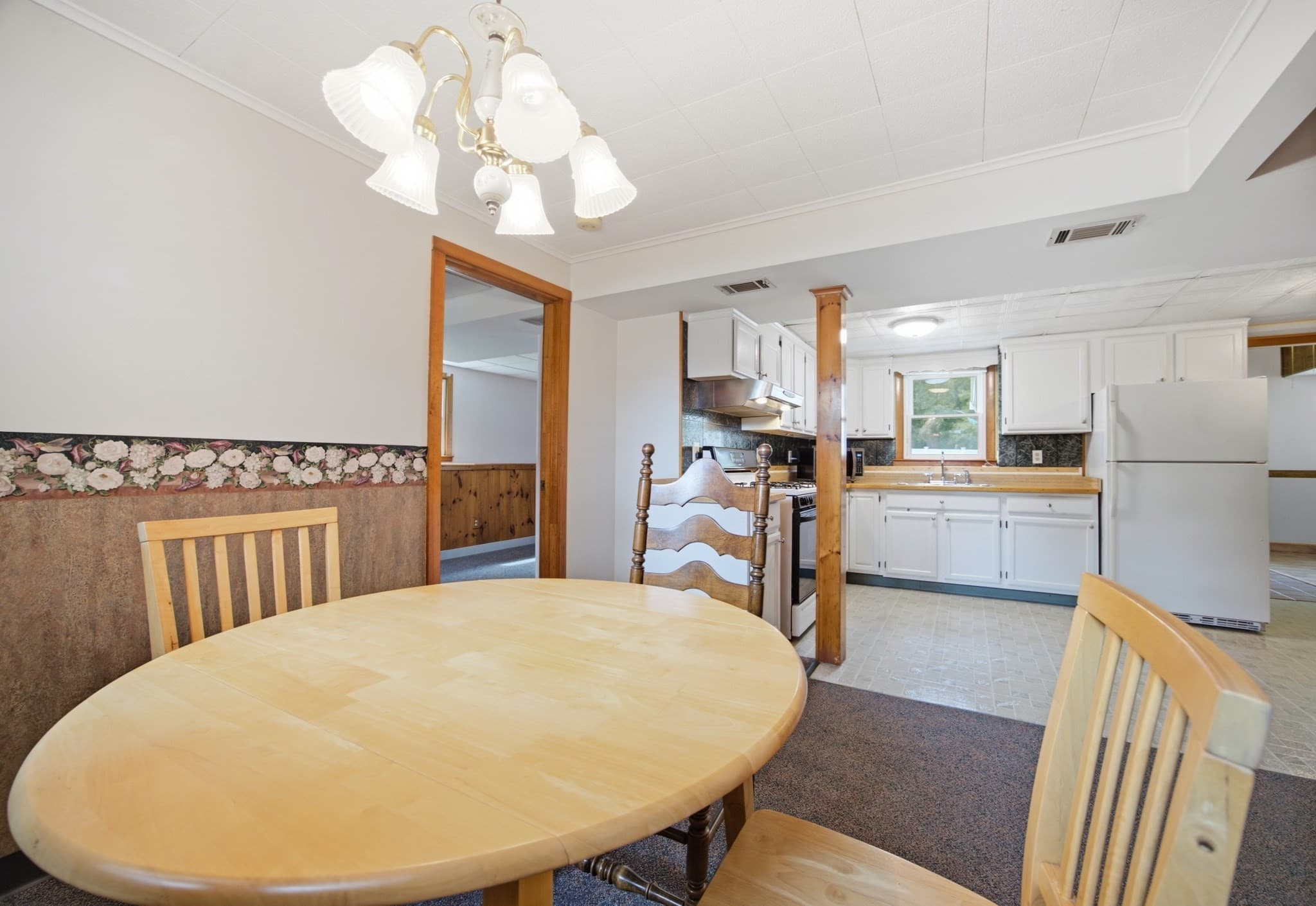 Single Family Residence at 410 Crescent St, East Bridgewater MA 02333, East Bridgewater, photo 13 of 37