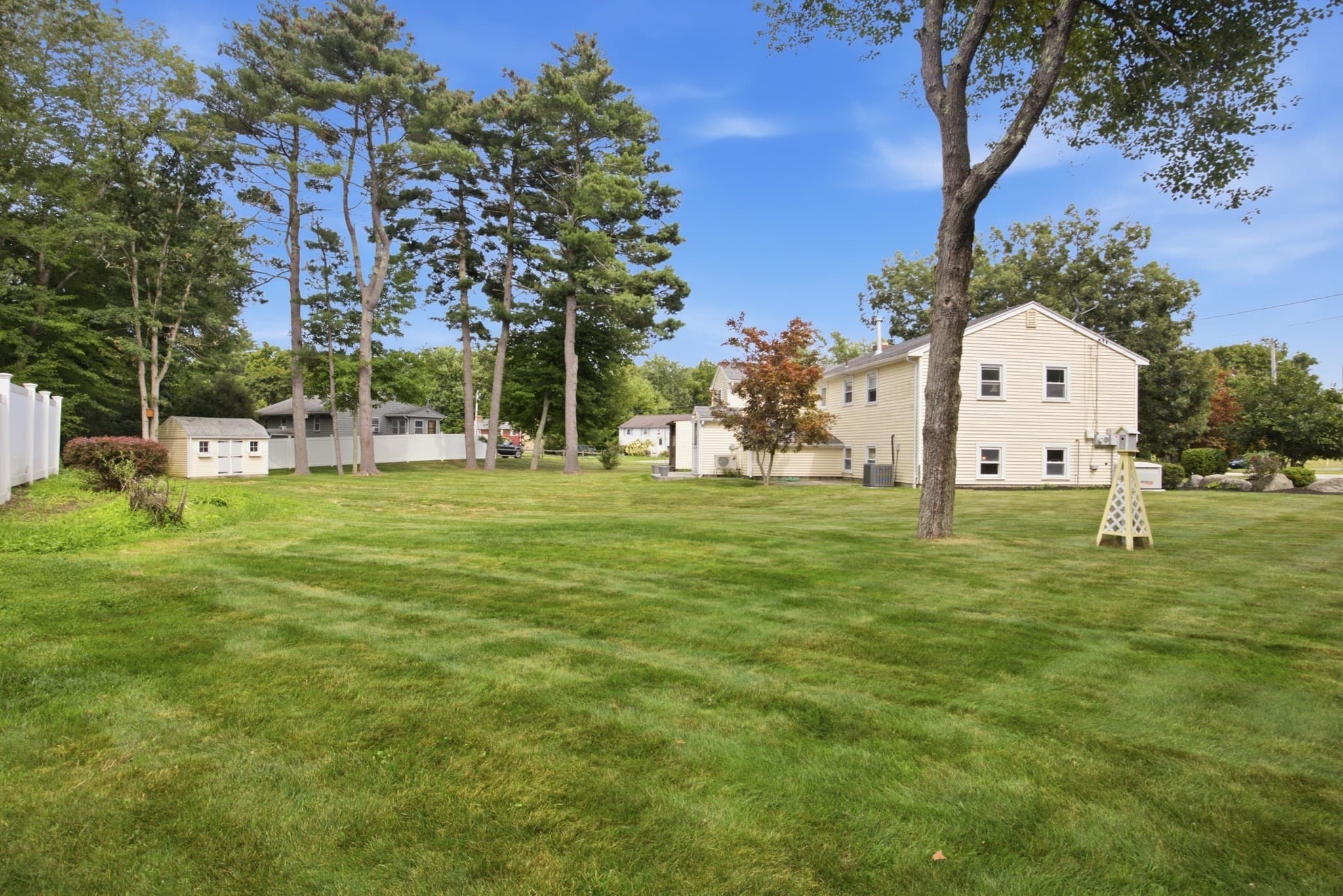 Single Family Residence at 410 Crescent St, East Bridgewater MA 02333, East Bridgewater, photo 4 of 37