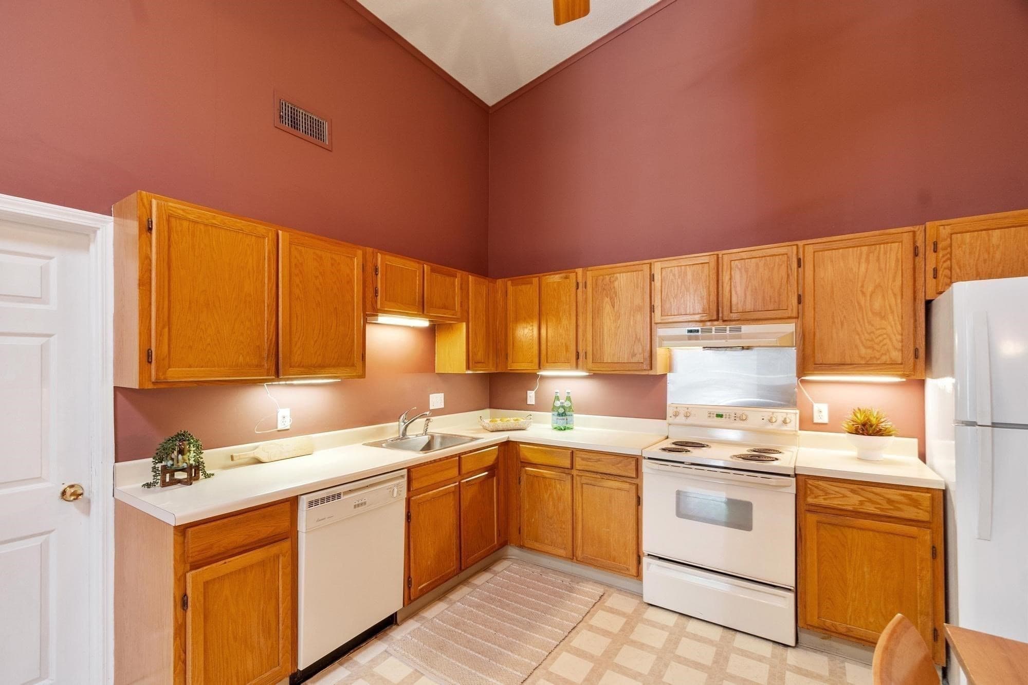 Condominium at 181 Littleton Road # 340, Chelmsford MA 01824, Chelmsford, photo 4 of 36