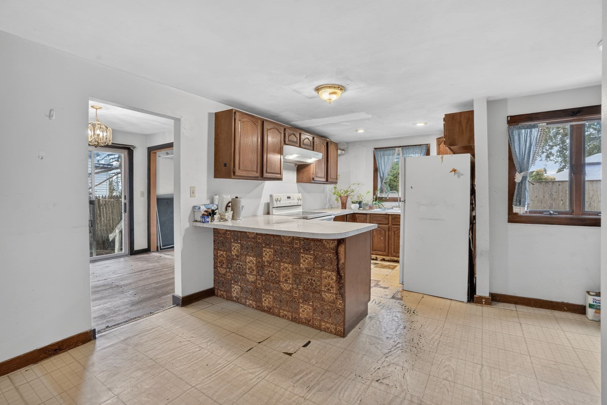 Single Family Residence at 21 Sachem St, Lynn MA 01902, Lynn, photo 7 of 17