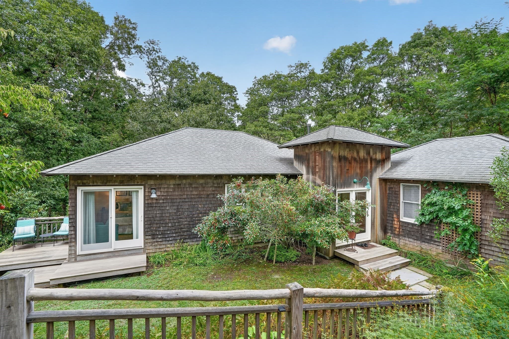 Single Family Residence at 18 Sylvan Avenue, Tisbury MA 02568, photo 3 of 41