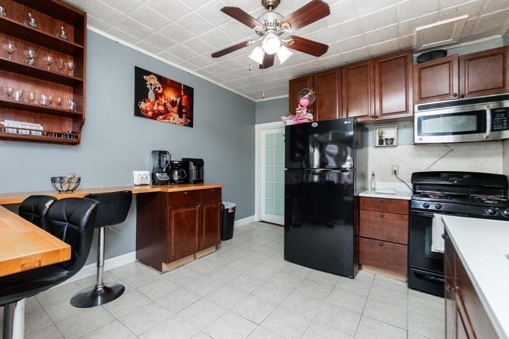 Apartment at 40 Gledhill Ave. # 2, Everett MA 02149, photo 2 of 16
