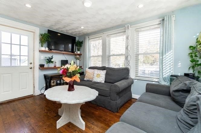 Apartment at 40 Gledhill Ave. # 2, Everett MA 02149, photo 3 of 16
