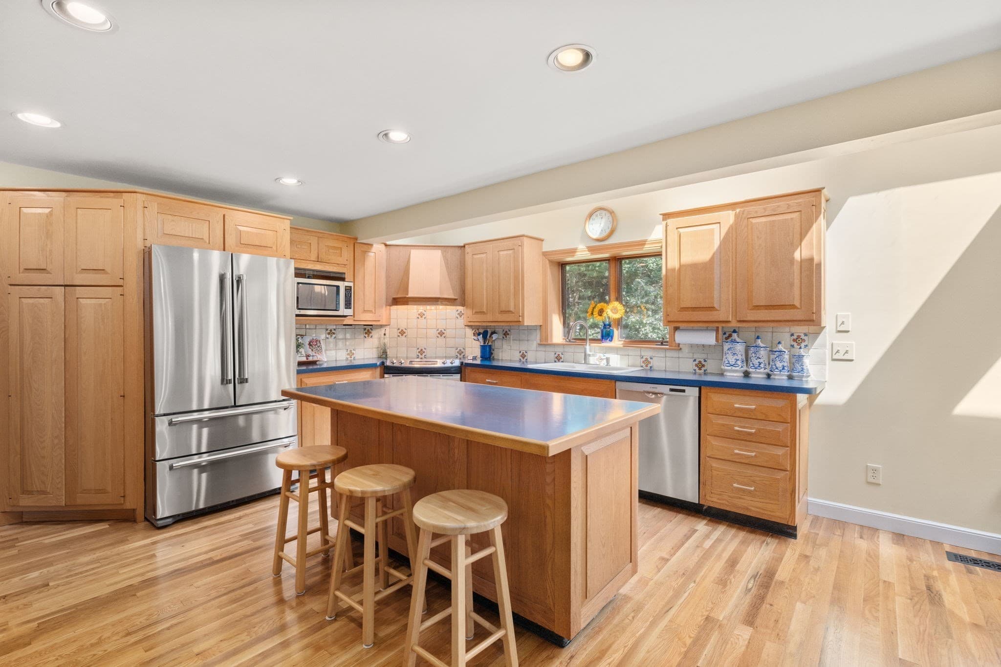 Single Family Residence at 112 Thunder Rd, Sudbury MA 01776, Sudbury, photo 9 of 41