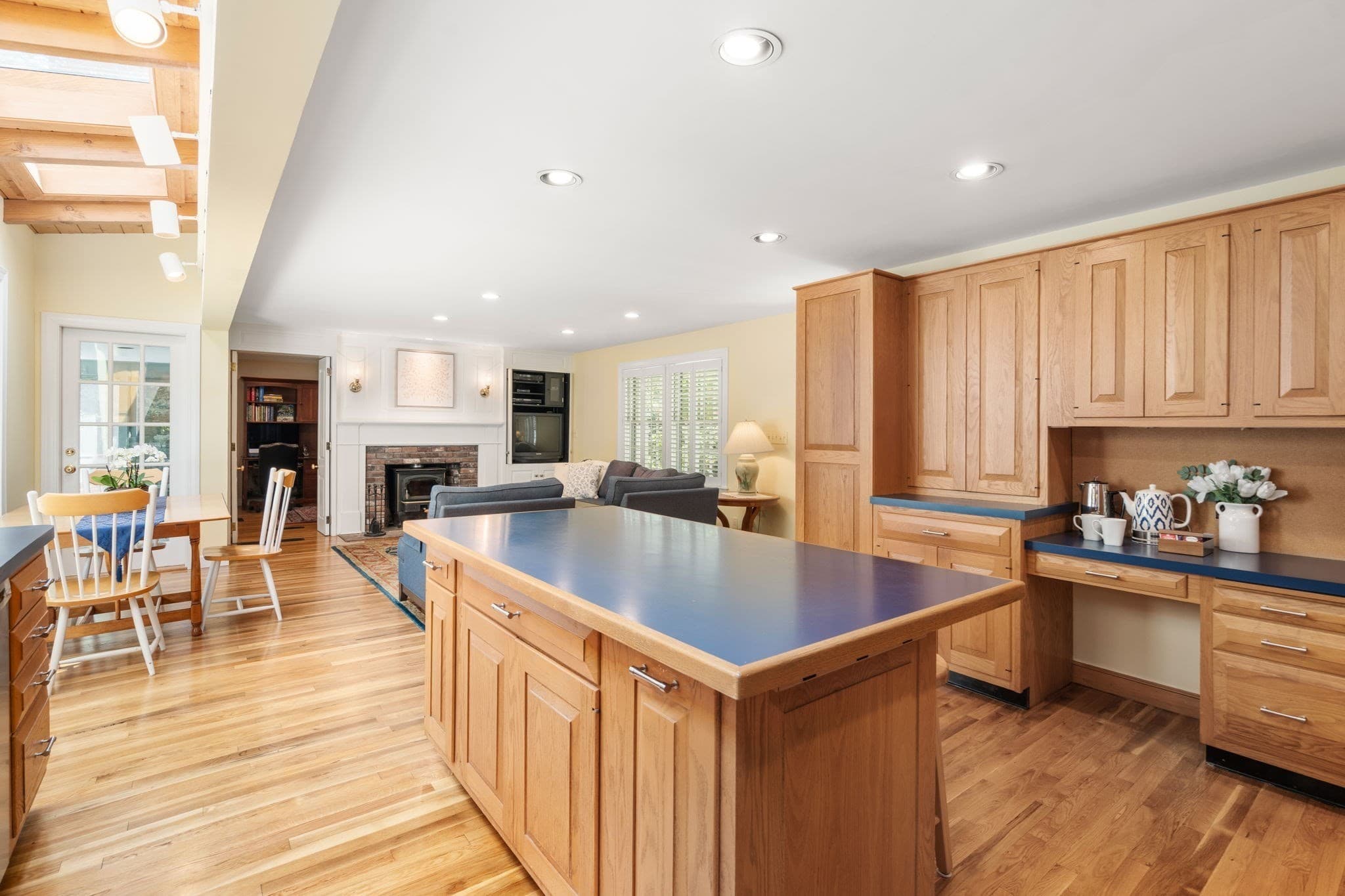 Single Family Residence at 112 Thunder Rd, Sudbury MA 01776, Sudbury, photo 10 of 41