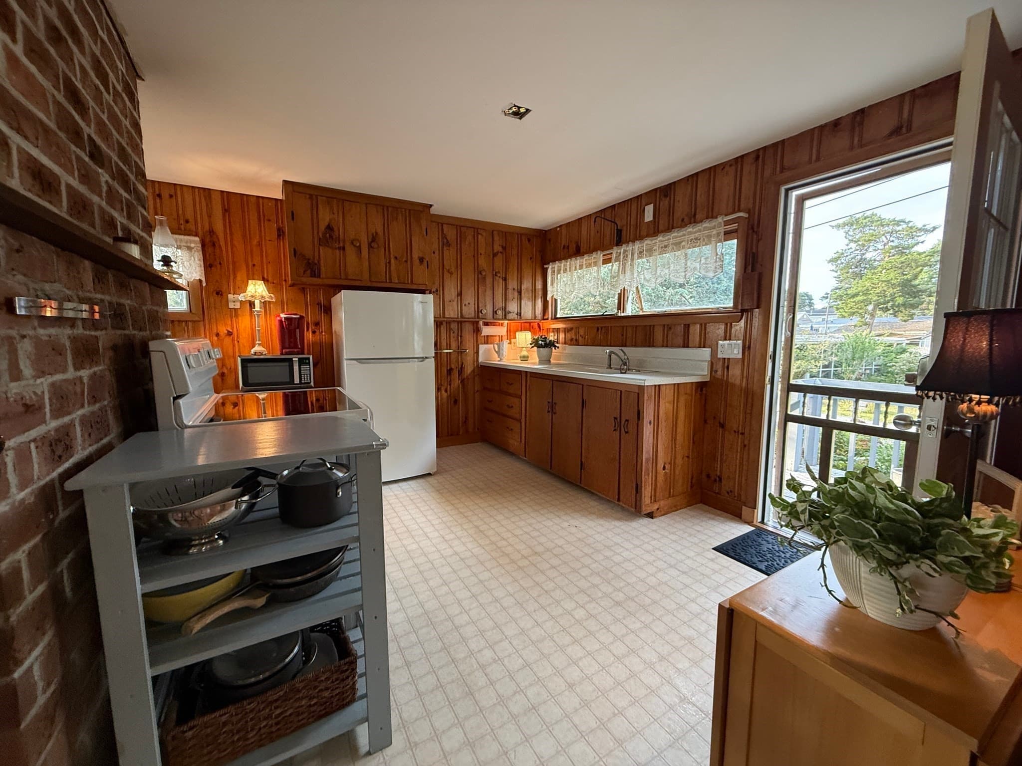 Single Family Residence at 26 Massasoit Ave, Bourne MA 02559, Bourne, photo 8 of 16