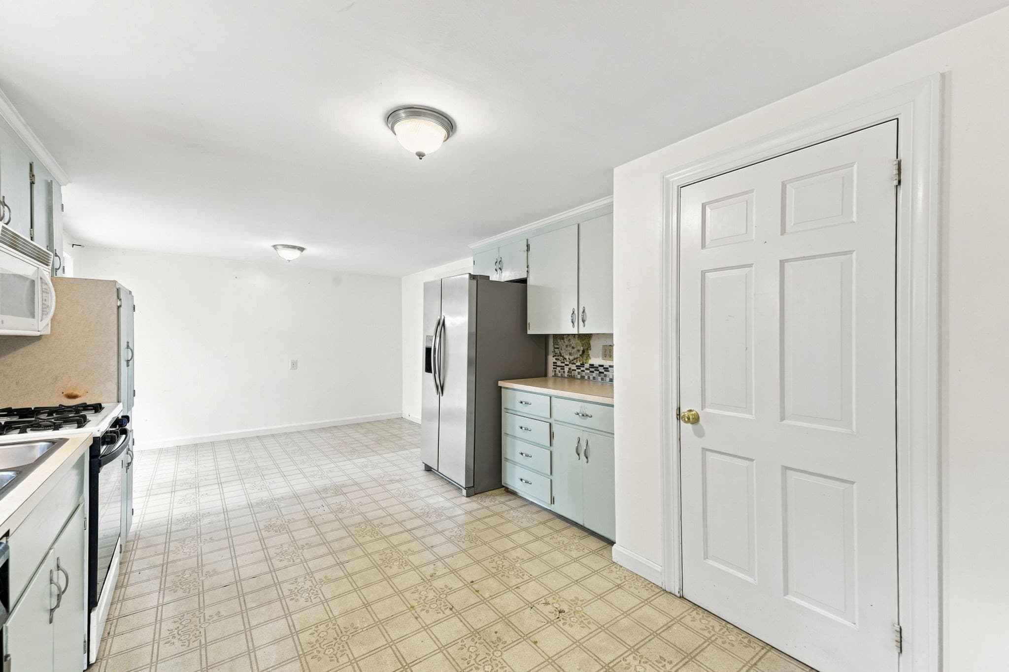 Single Family Residence at 21 Captain Small Rd, Yarmouth MA 02664, Yarmouth, photo 14 of 40