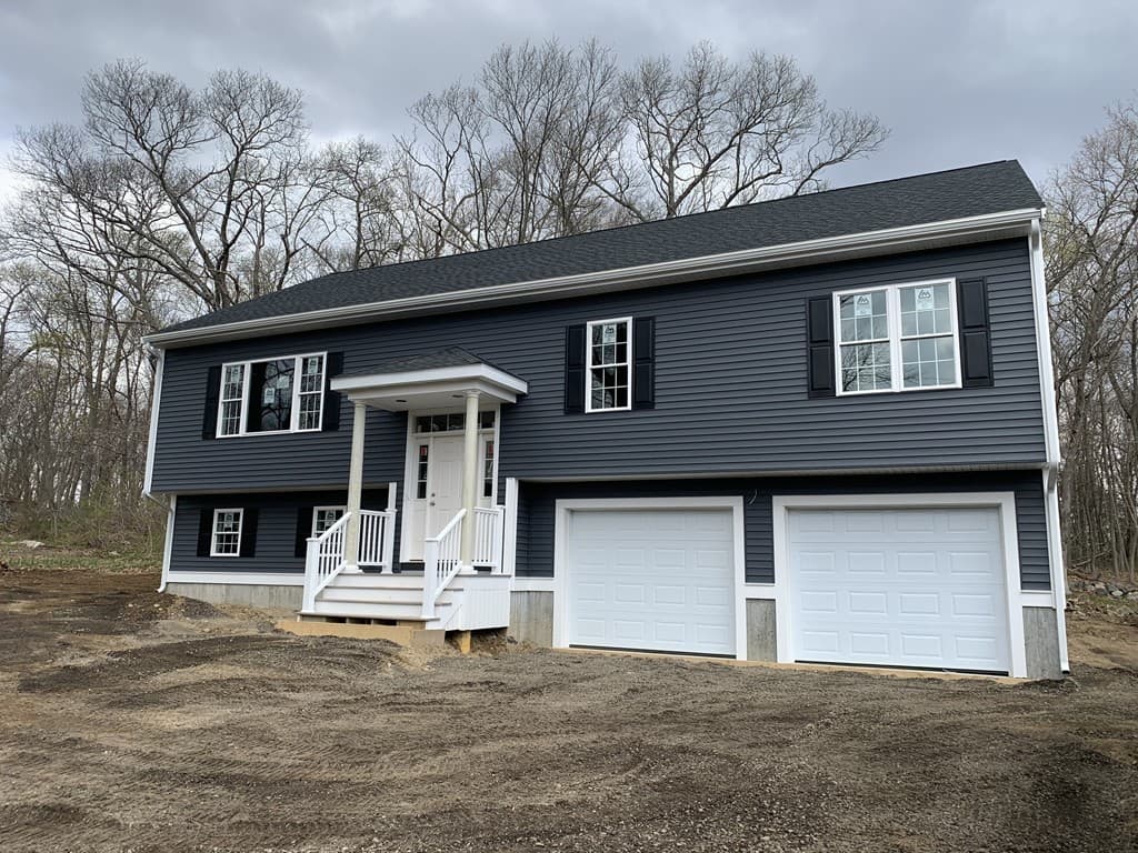 2 Clarendon Circle Lot 7, Holbrook MA 02343
