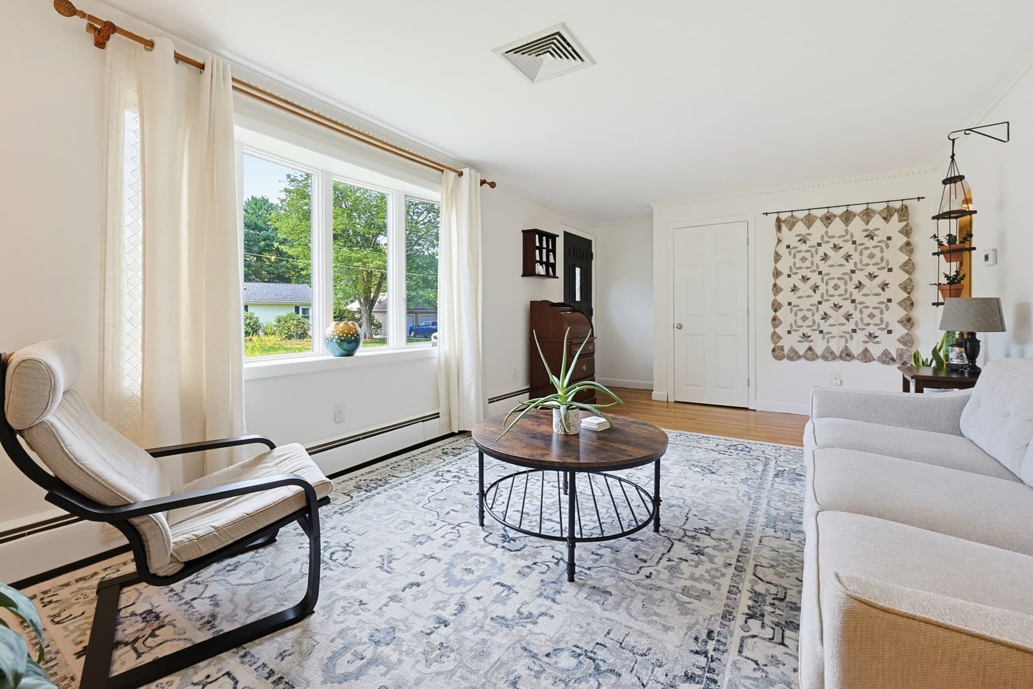 Single Family Residence at 4 Willow St, Franklin MA 02038, photo 5 of 37