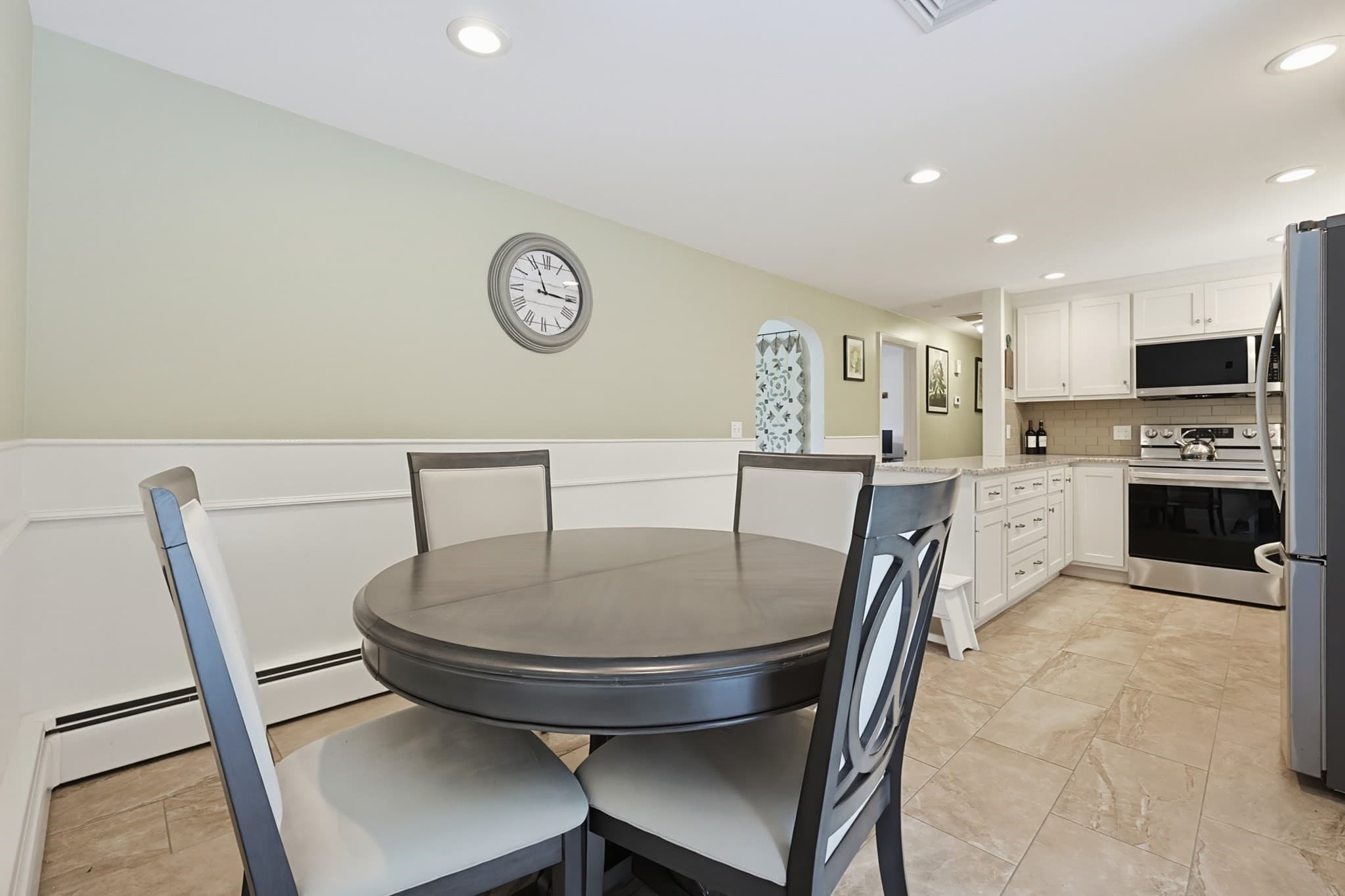 Single Family Residence at 4 Willow St, Franklin MA 02038, photo 14 of 37