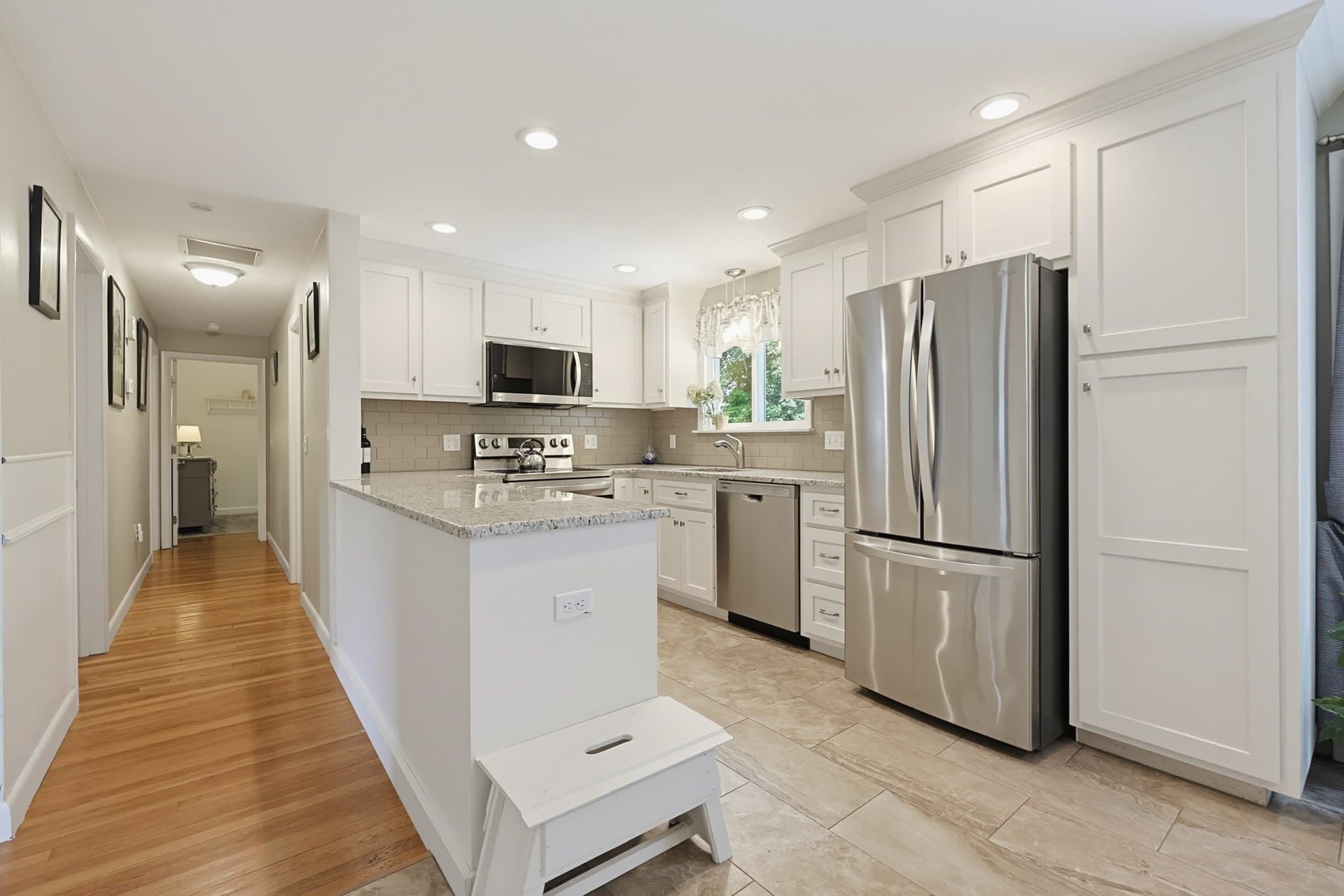 Single Family Residence at 4 Willow St, Franklin MA 02038, photo 15 of 37