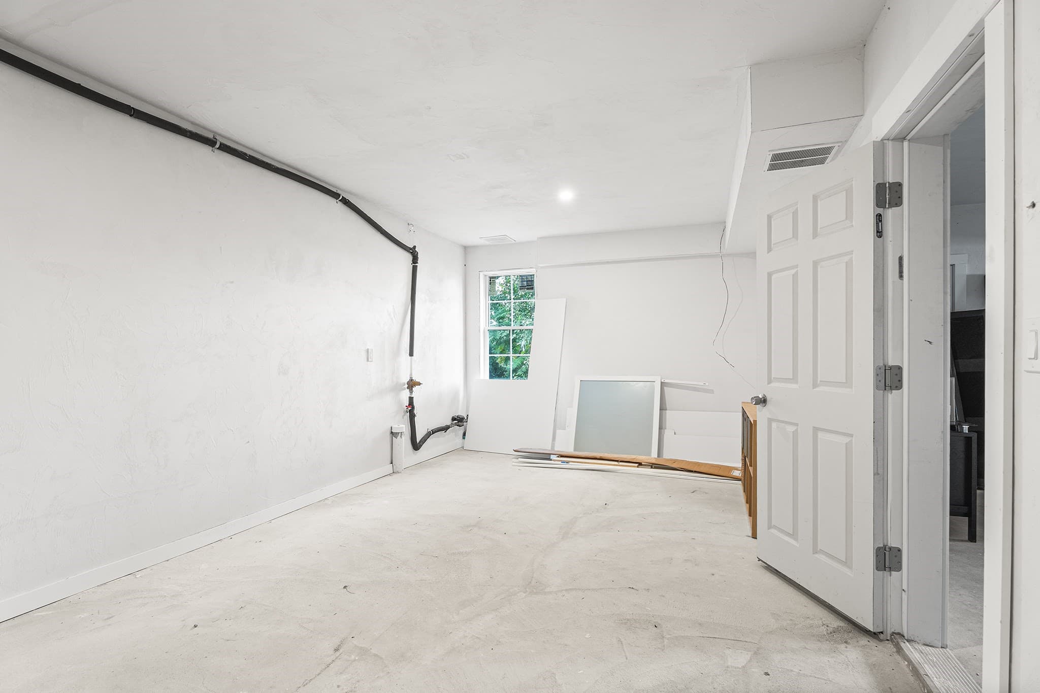 Single Family Residence at 30 Valmor St, Worcester MA 01604, Worcester, photo 4 of 35