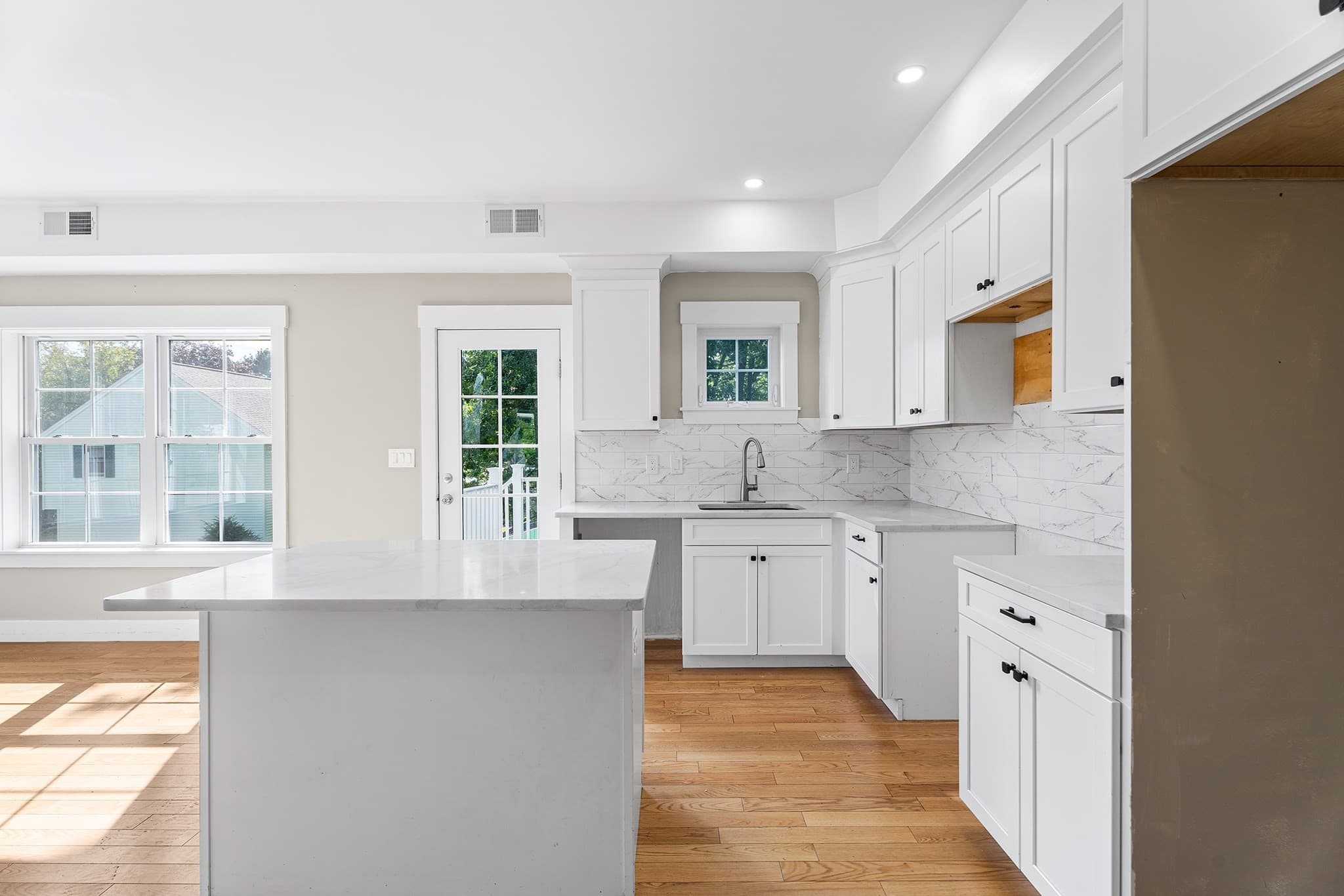 Single Family Residence at 32 Valmor St, Worcester MA 01604, Worcester, photo 13 of 32