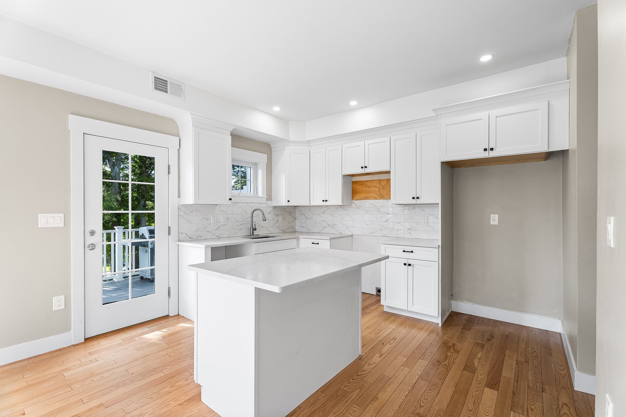 Single Family Residence at 32 Valmor St, Worcester MA 01604, Worcester, photo 12 of 32