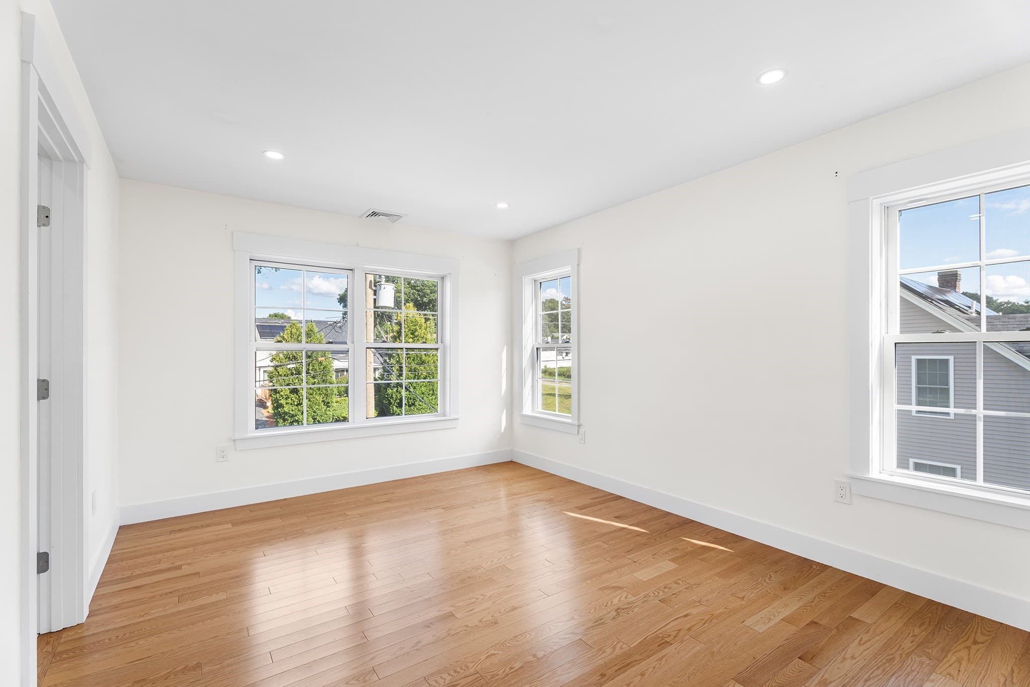 Single Family Residence at 32 Valmor St, Worcester MA 01604, Worcester, photo 22 of 32