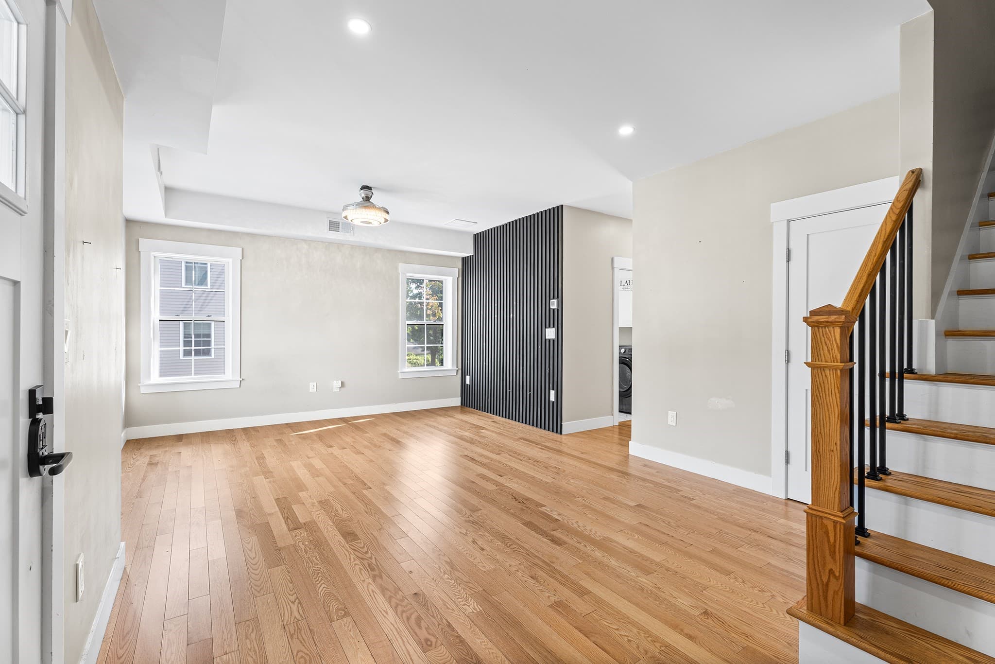 Single Family Residence at 32 Valmor St, Worcester MA 01604, Worcester, photo 3 of 32