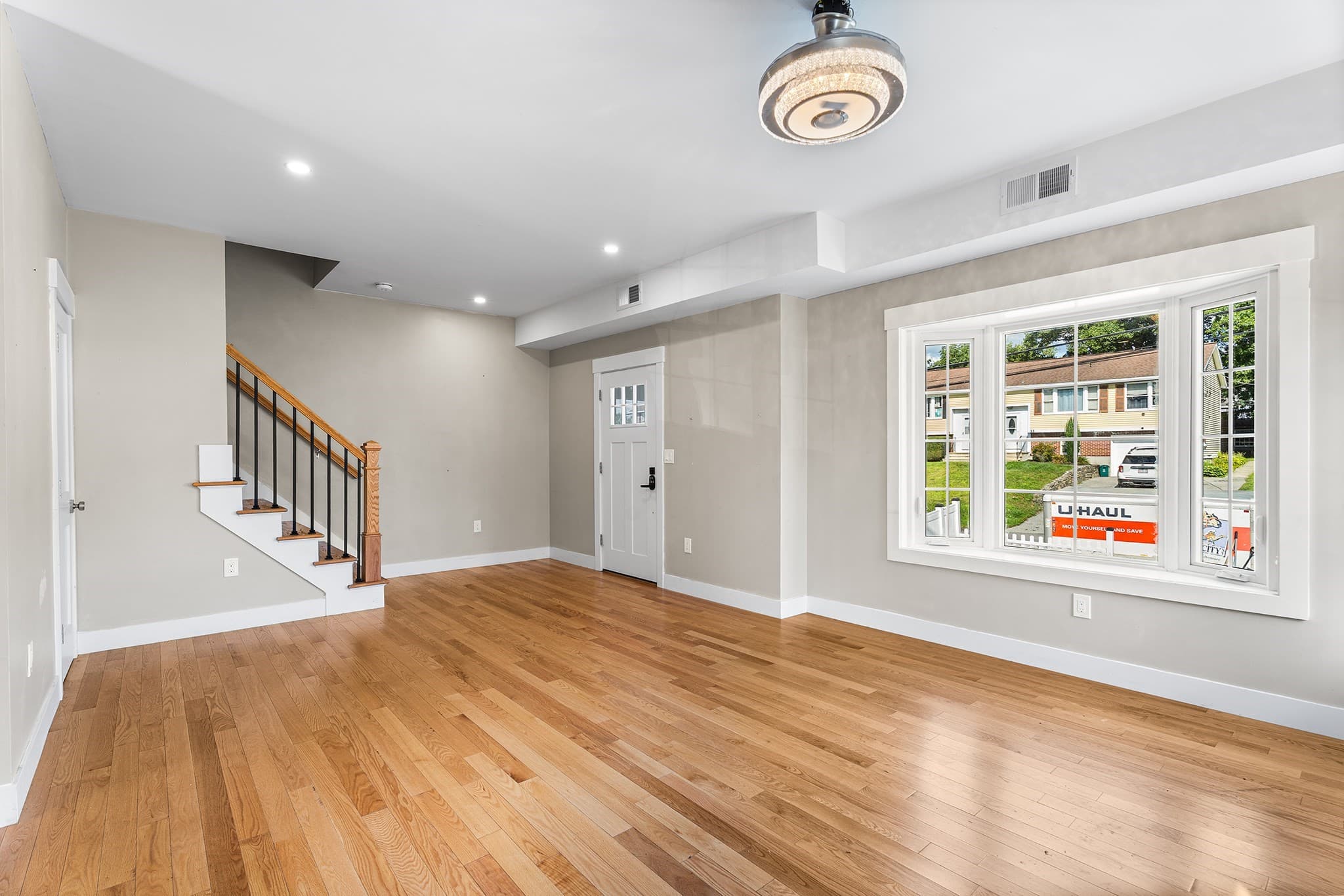 Single Family Residence at 32 Valmor St, Worcester MA 01604, Worcester, photo 5 of 32