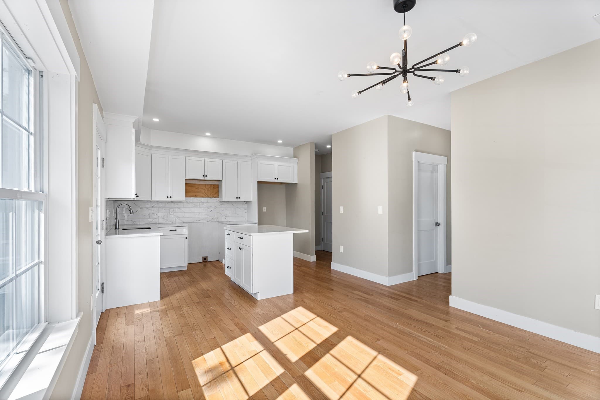 Single Family Residence at 32 Valmor St, Worcester MA 01604, Worcester, photo 9 of 32