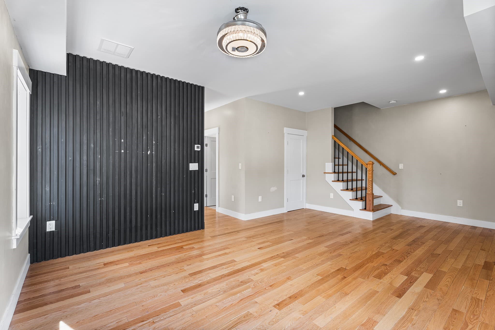Single Family Residence at 32 Valmor St, Worcester MA 01604, Worcester, photo 4 of 32