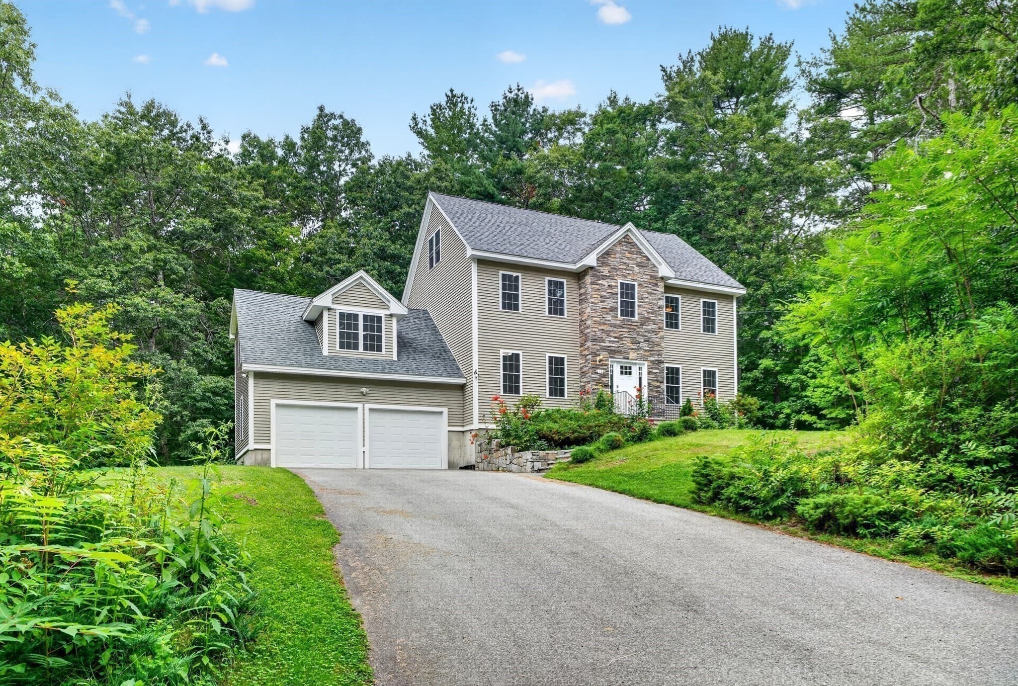 Single Family Residence at 12 Cowdry Hill Rd, Westford MA 01886, Westford, photo 2 of 39