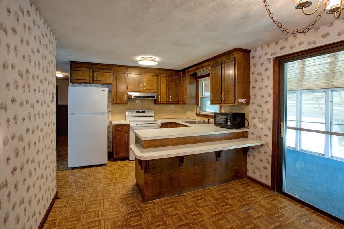 Single Family Residence at 67 Ivy Ln, Northbridge MA 01588, Northbridge, photo 4 of 27
