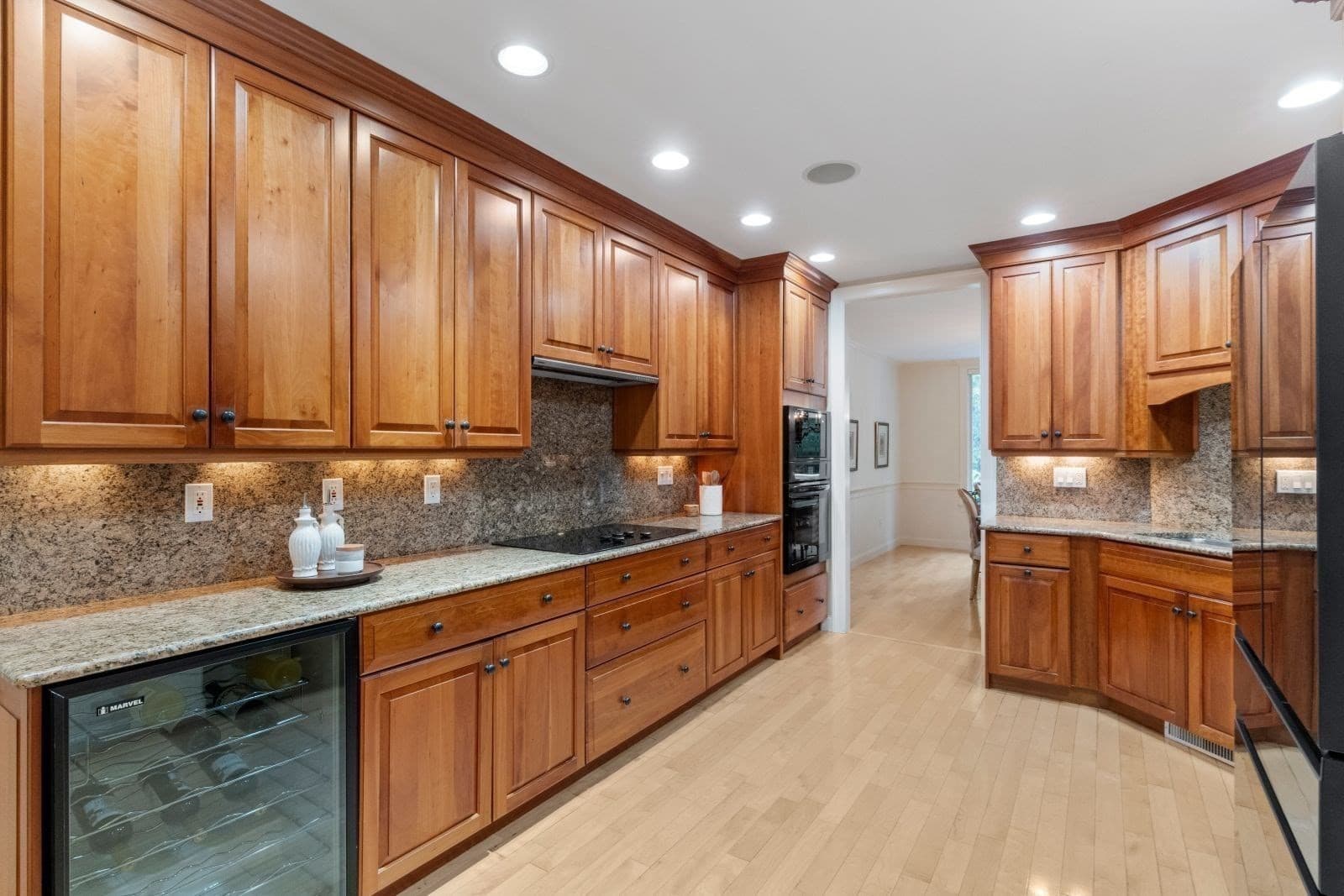 Single Family Residence at 53 The Fairways, Ipswich MA 01938, Ipswich, photo 8 of 41